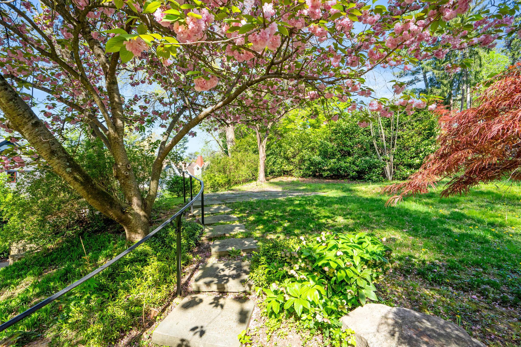 2722 Chain Bridge Road NW 