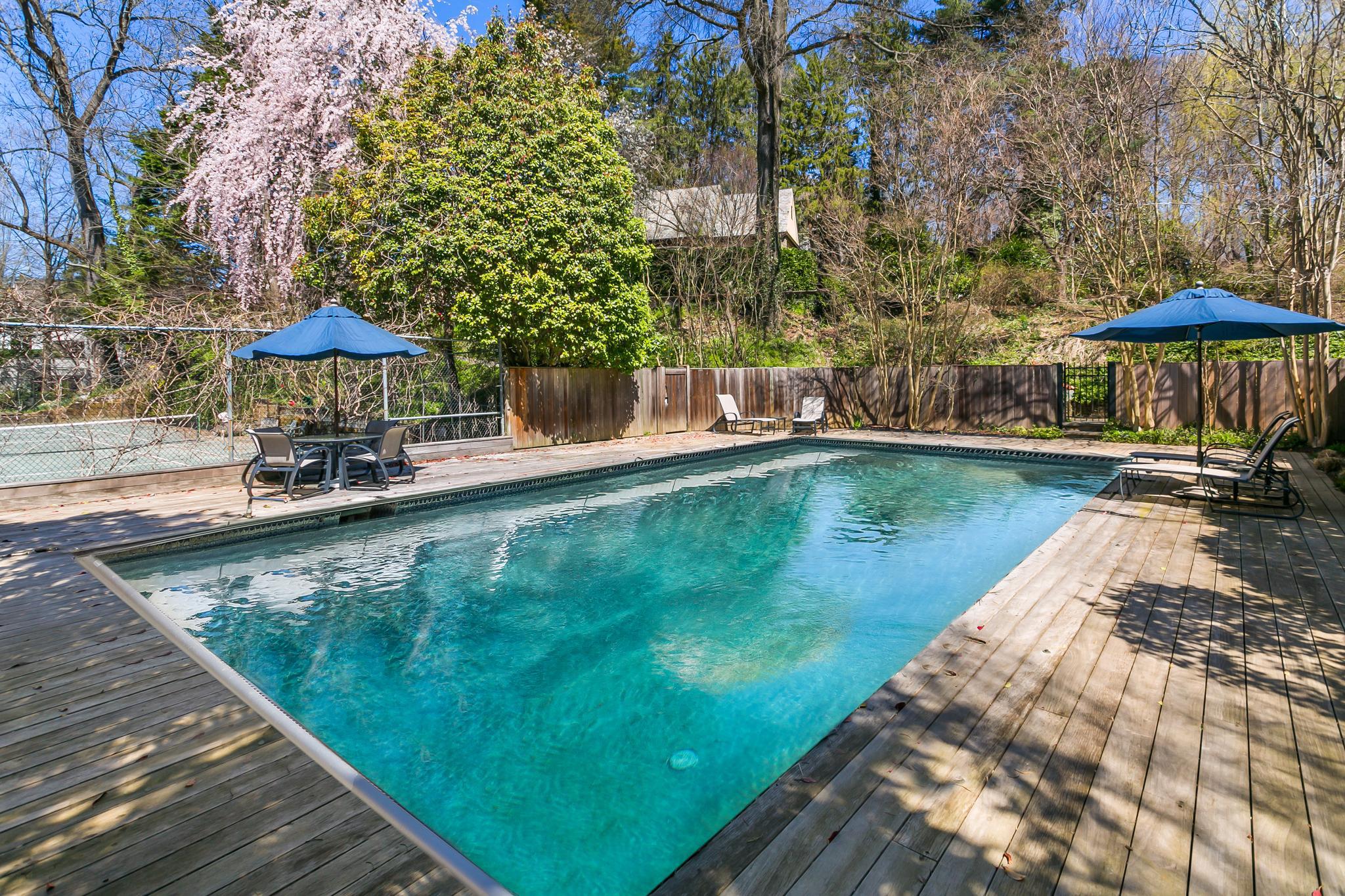 2722 Chain Bridge Road NW 