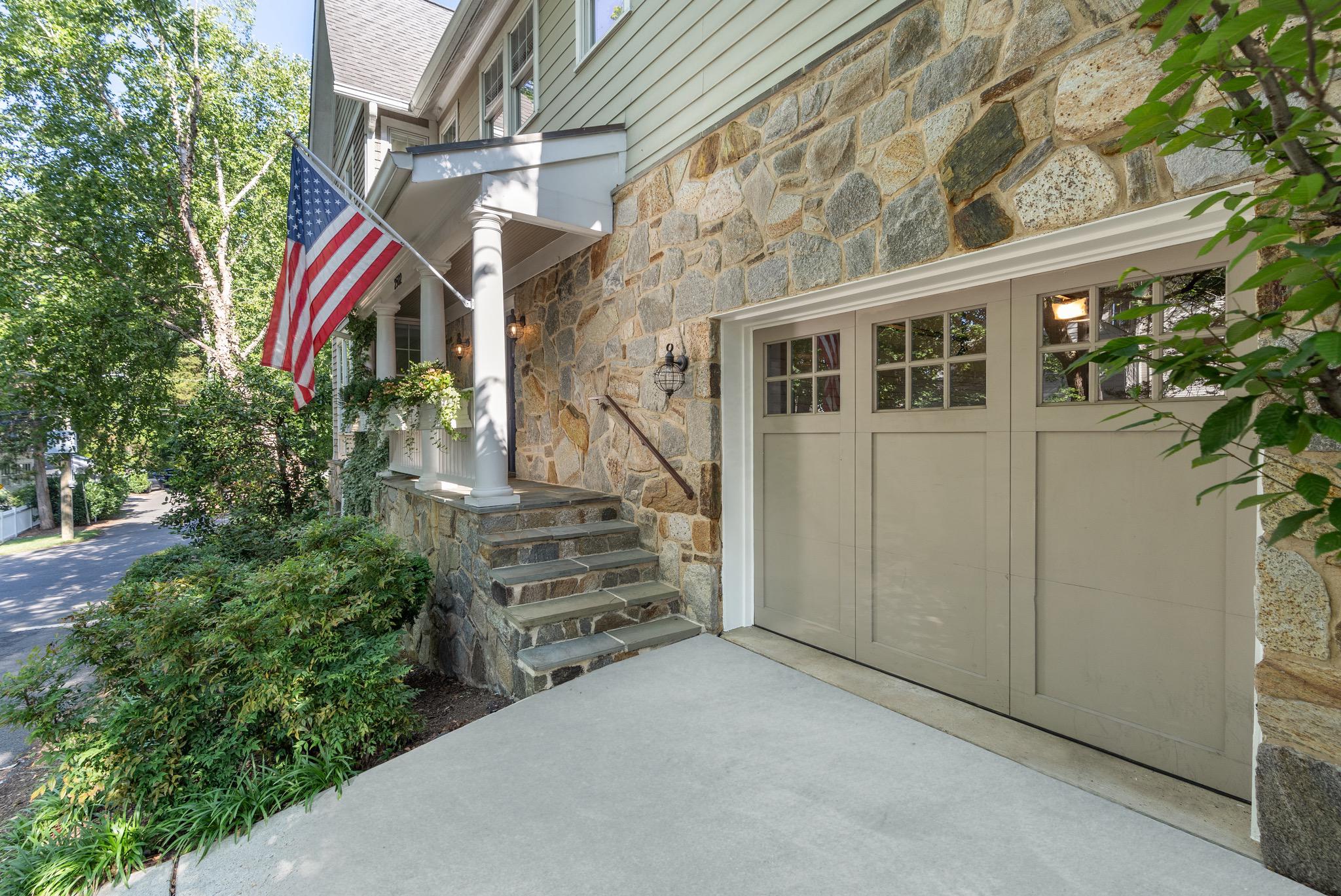 2502 Chain Bridge Road NW 