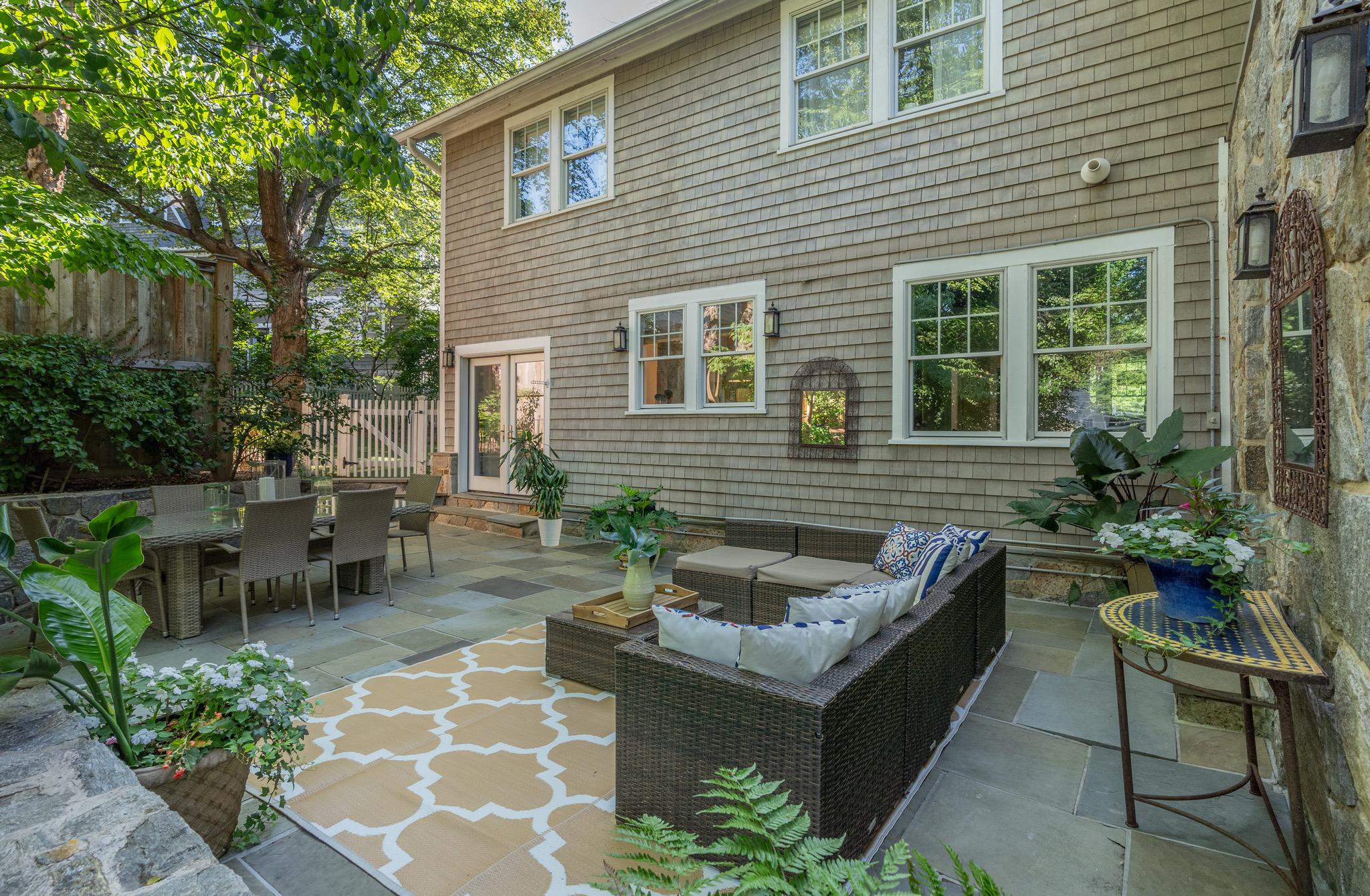2502 Chain Bridge Road NW 