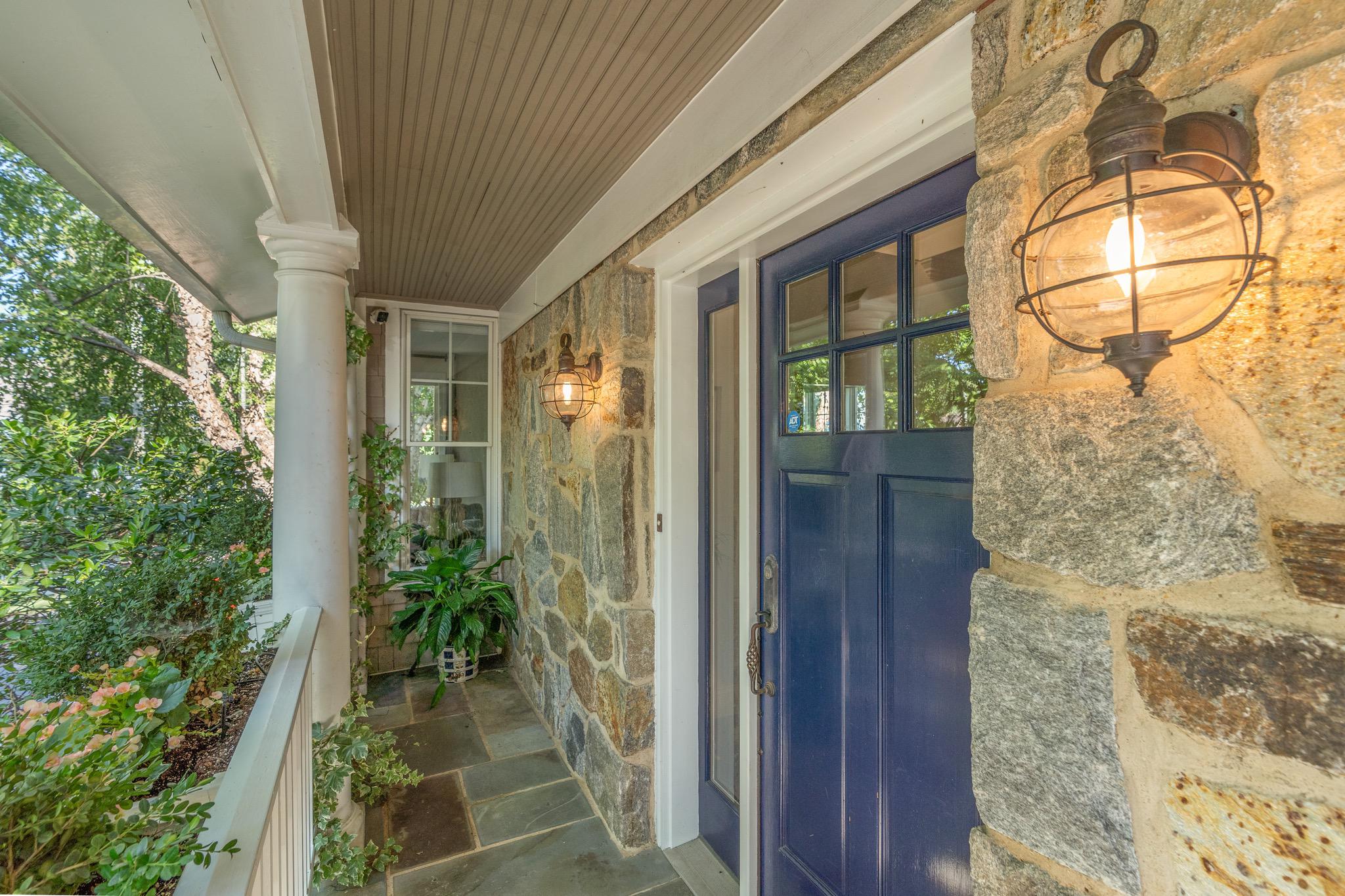 2502 Chain Bridge Road NW 