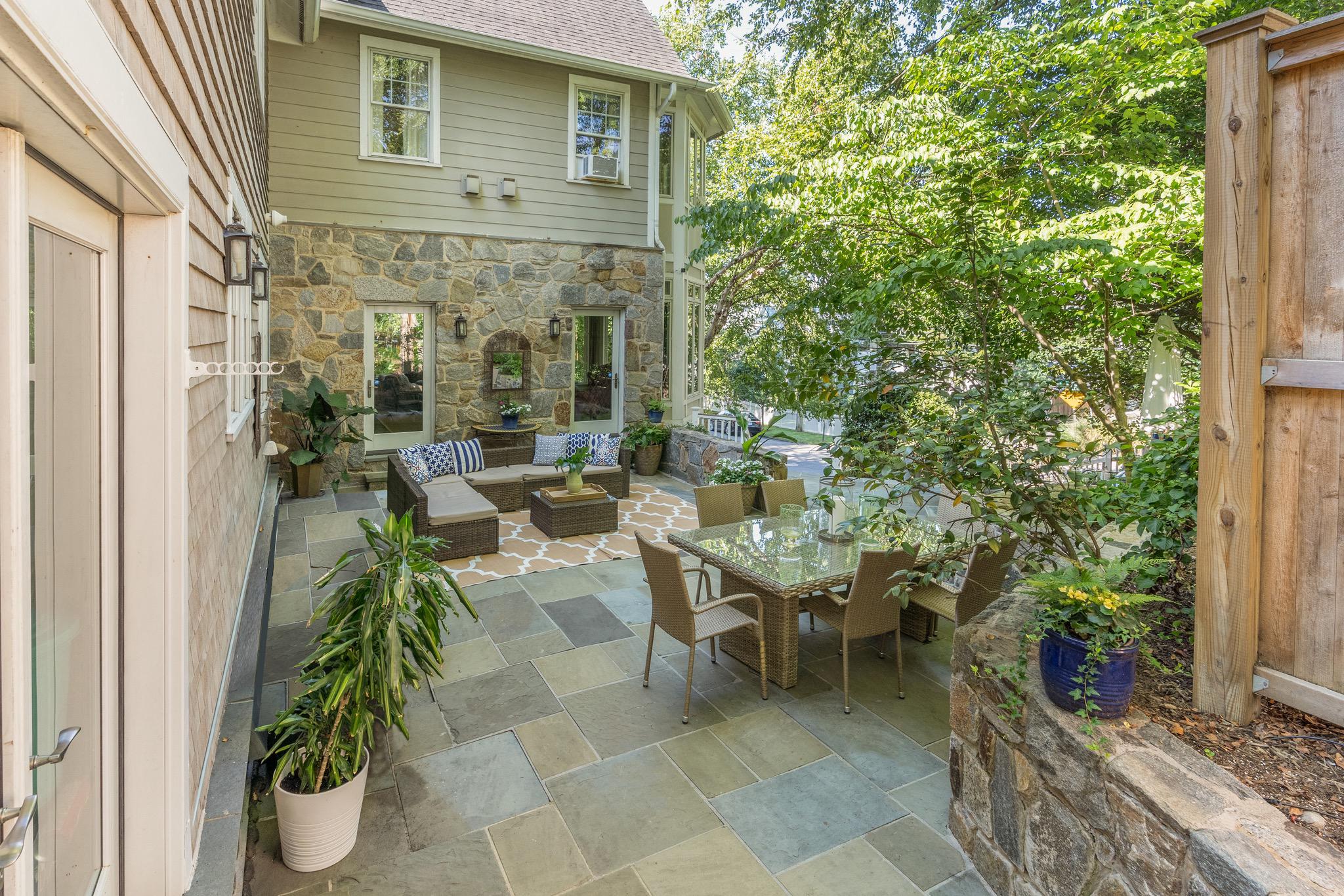 2502 Chain Bridge Road NW 