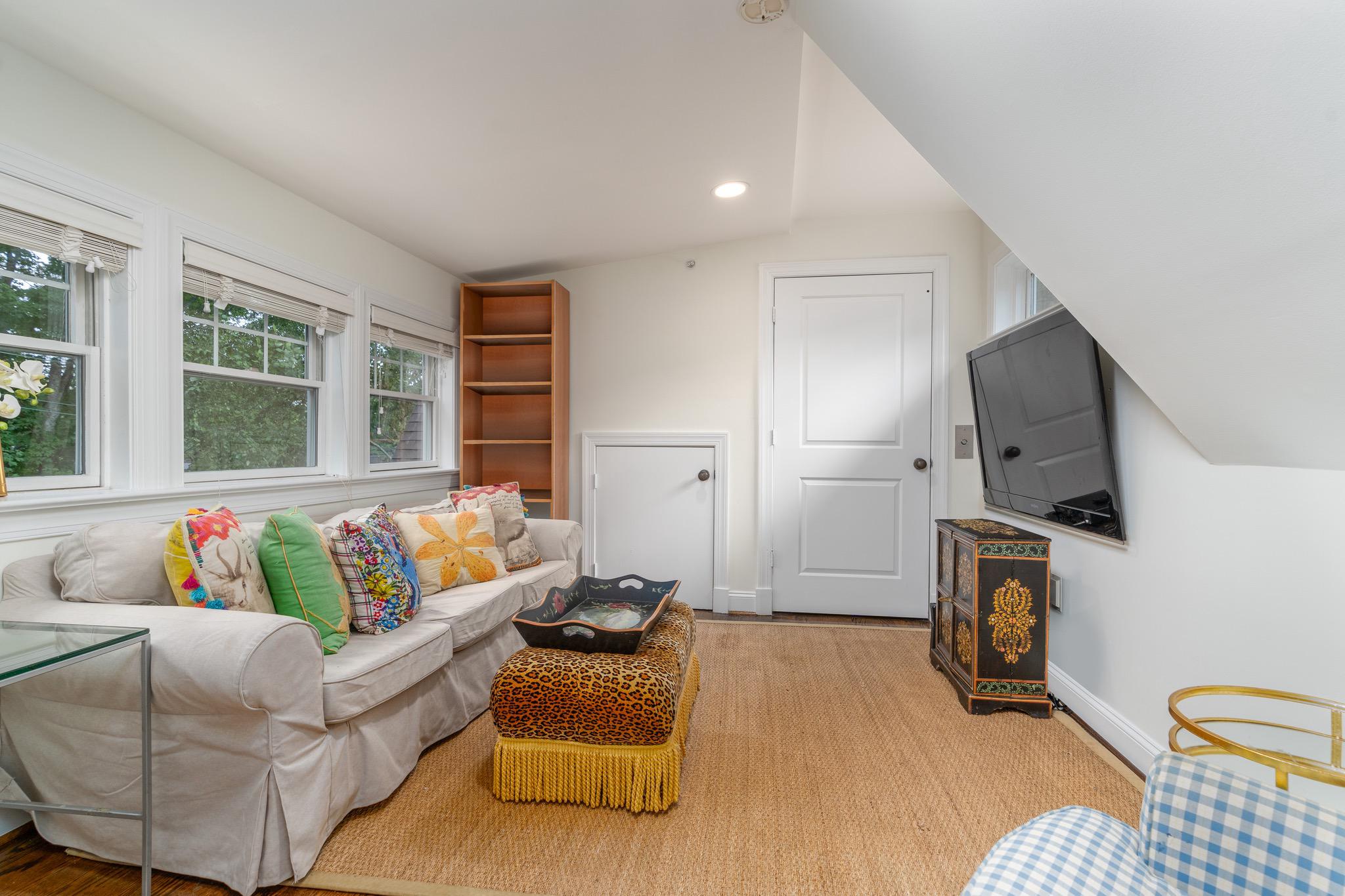 2502 Chain Bridge Road NW 