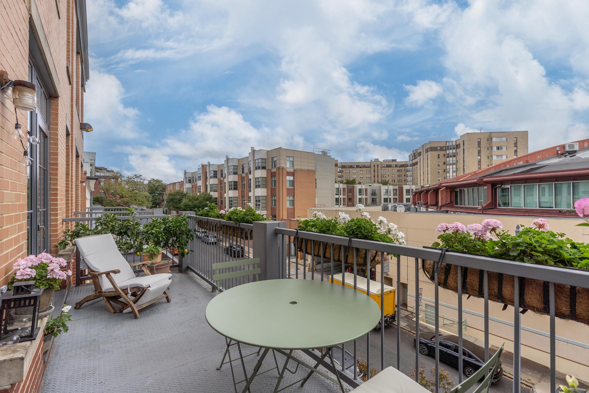 2412 17th Street NW 302