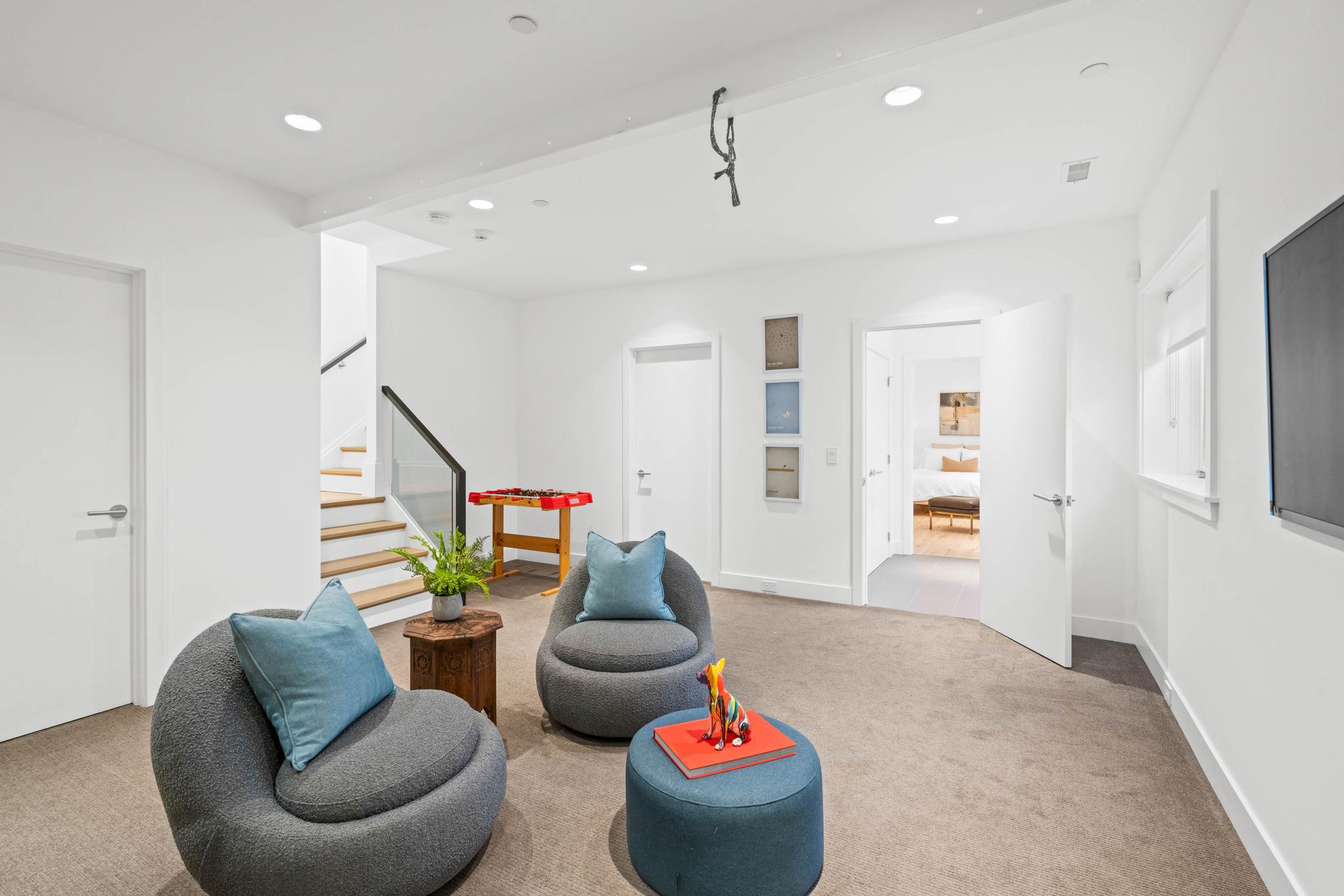 3829 Livingston Street NW 