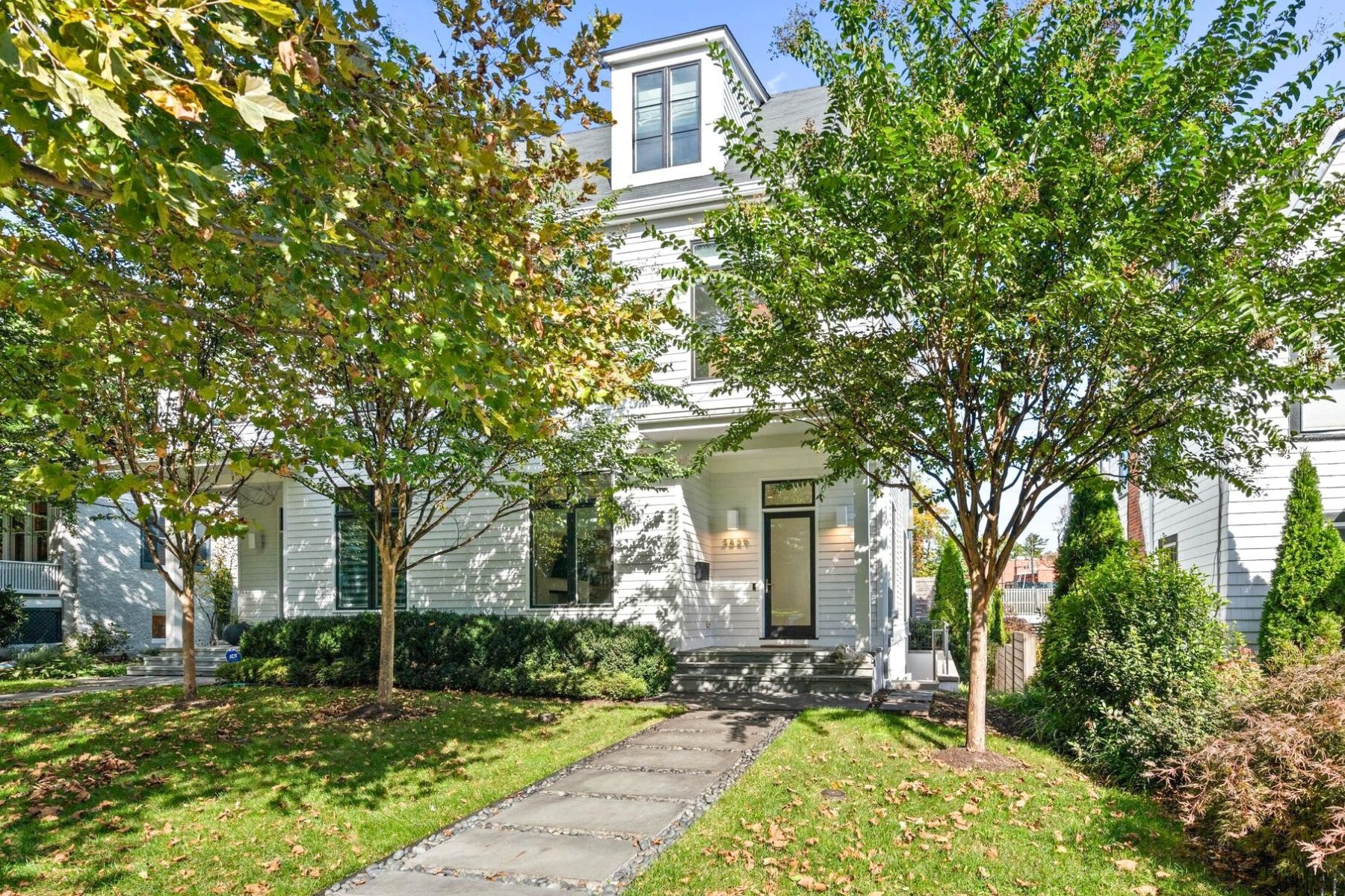 3829 Livingston Street NW 