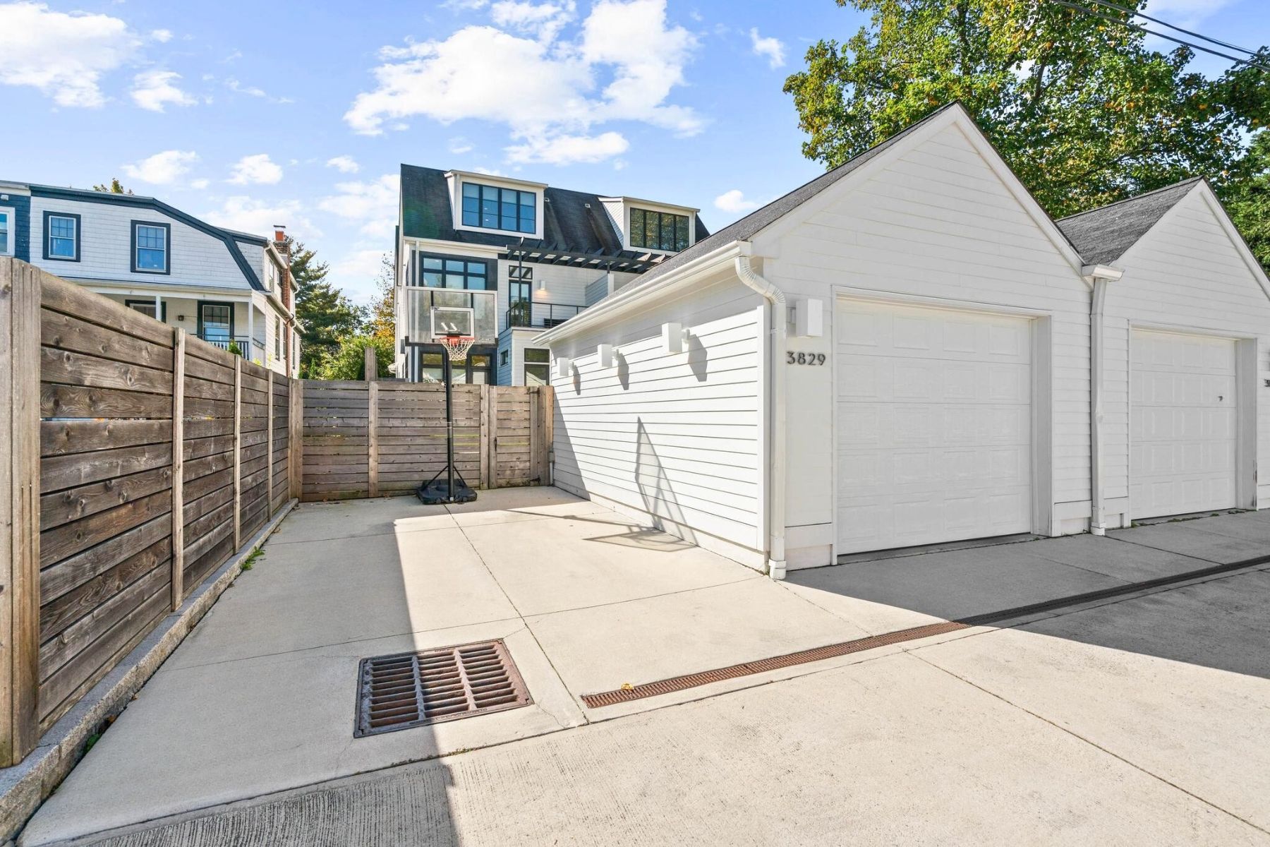 3829 Livingston Street NW 