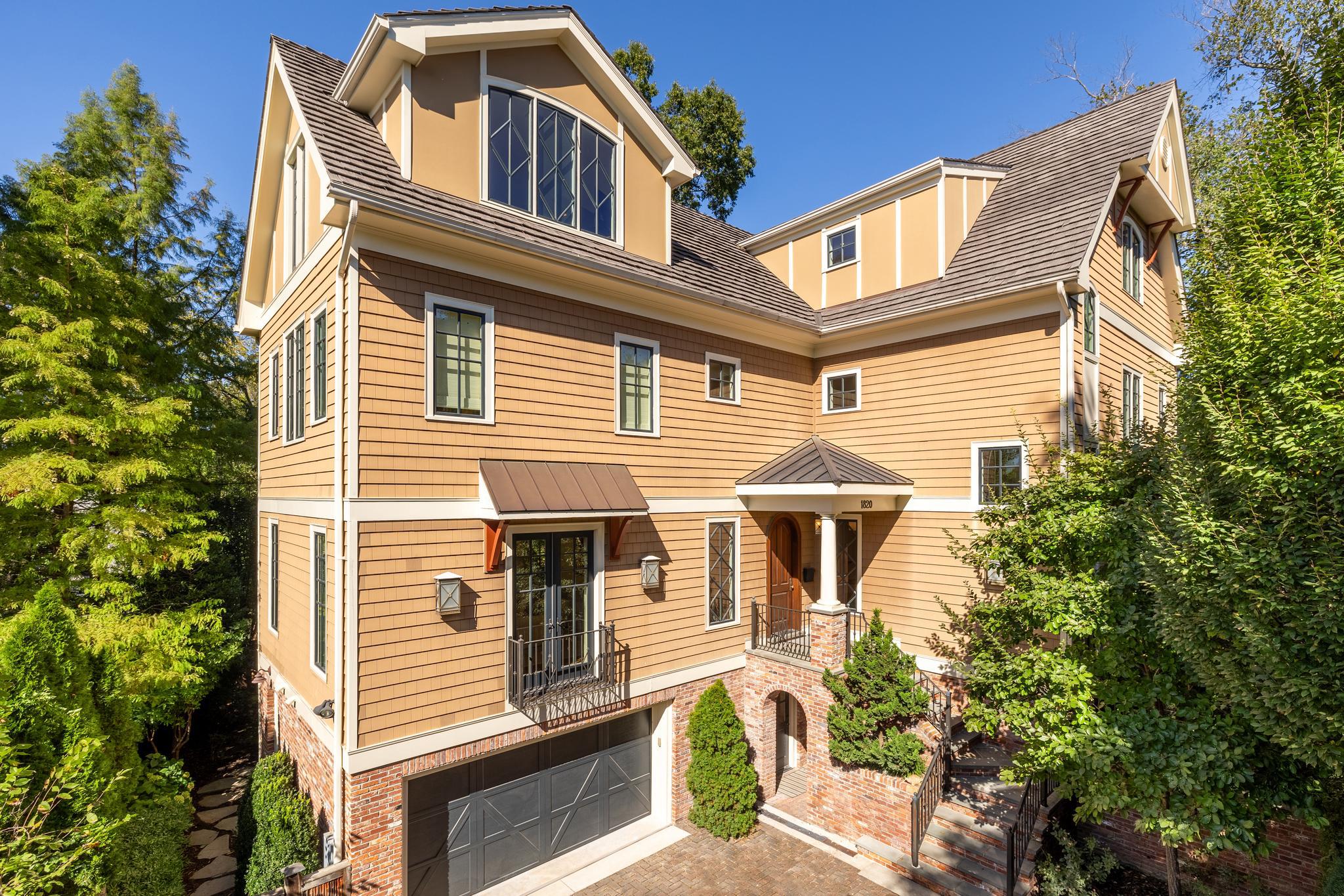 1820 47th Place NW 
