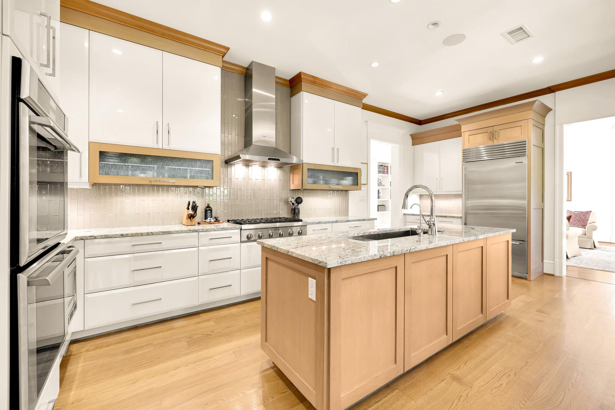 1820 47th Place NW 