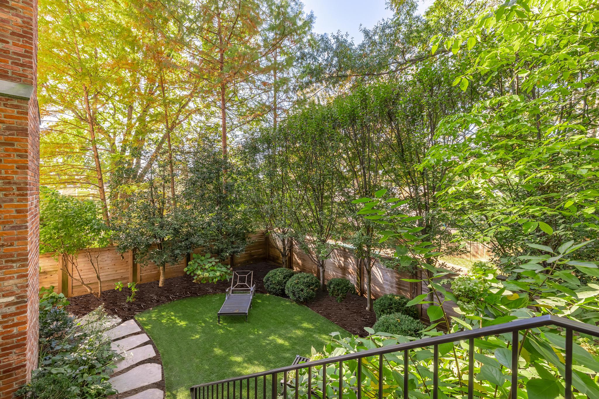 1820 47th Place NW 