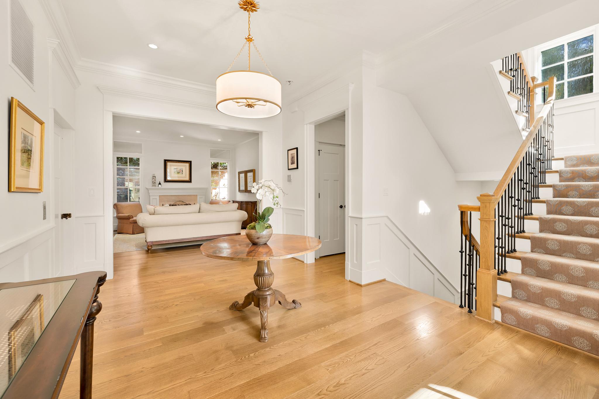 1820 47th Place NW 