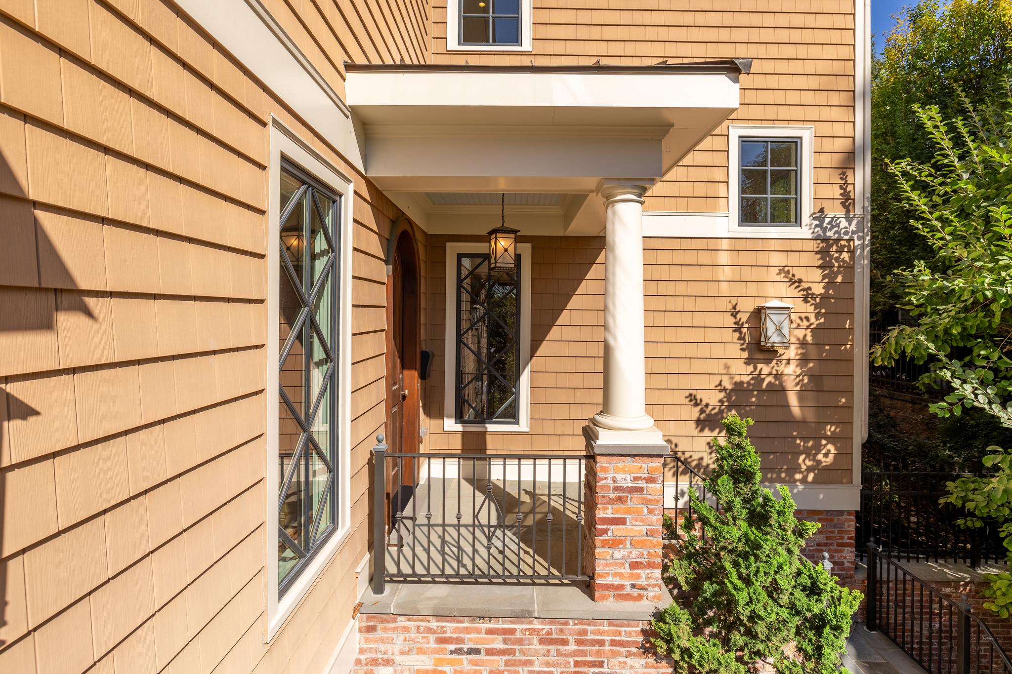 1820 47th Place NW 
