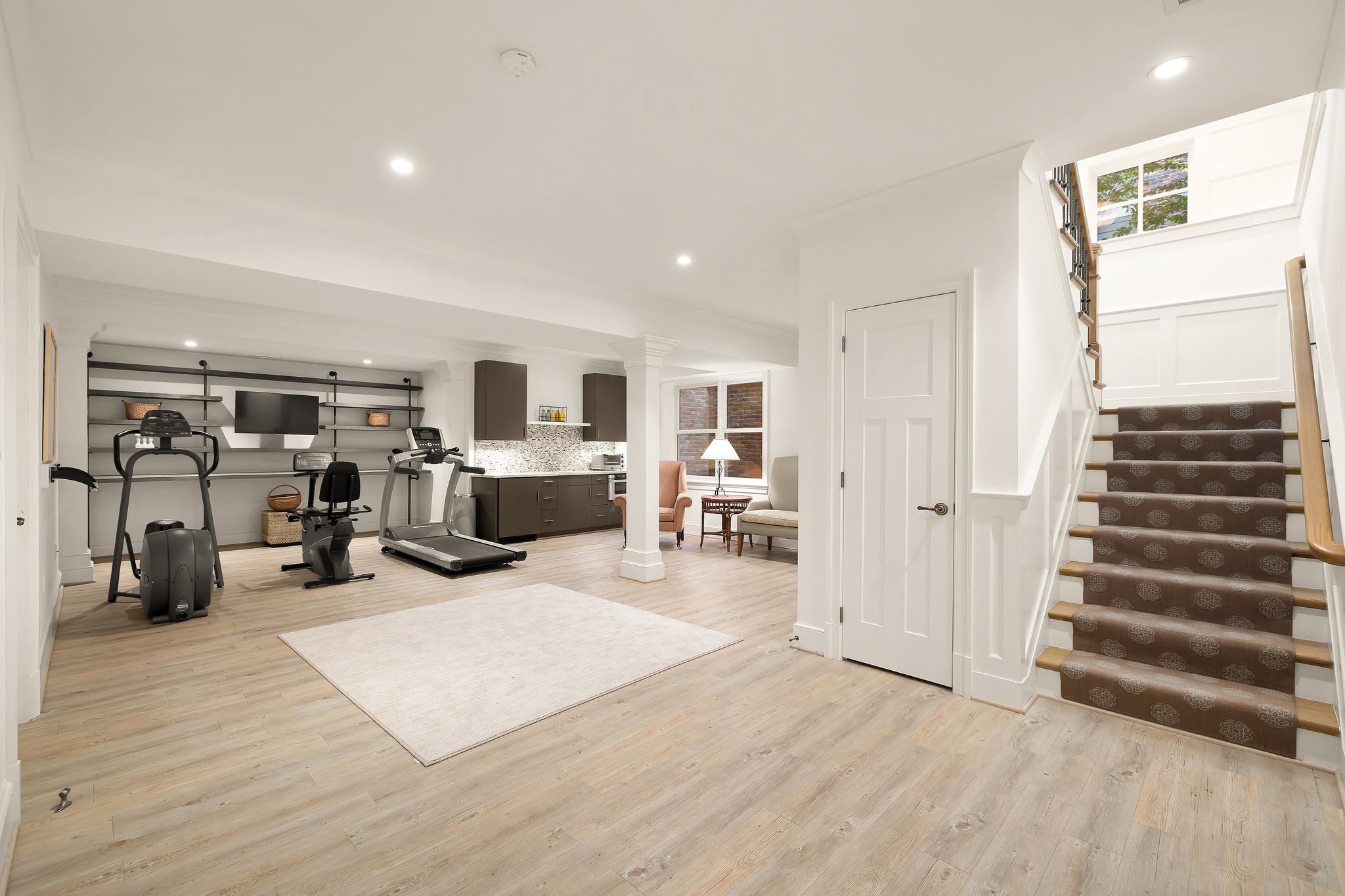 1820 47th Place NW 