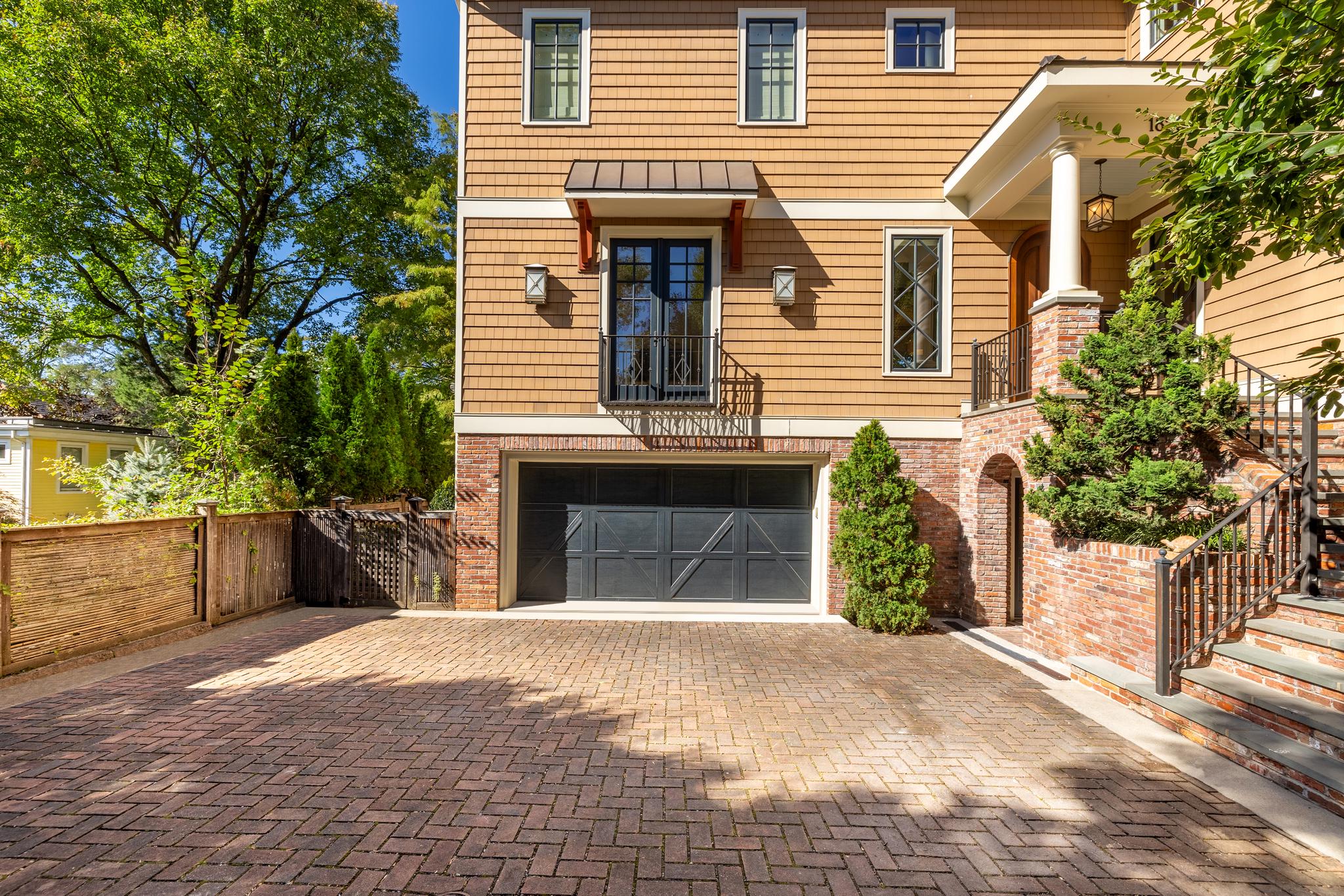 1820 47th Place NW 