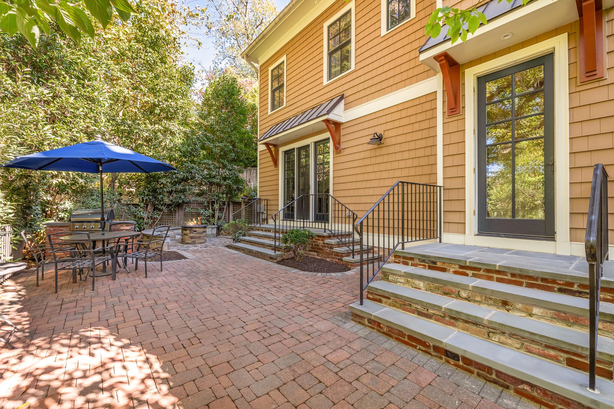 1820 47th Place NW 