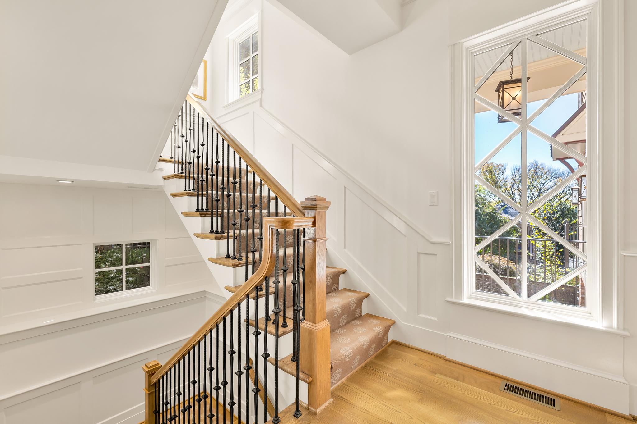 1820 47th Place NW 