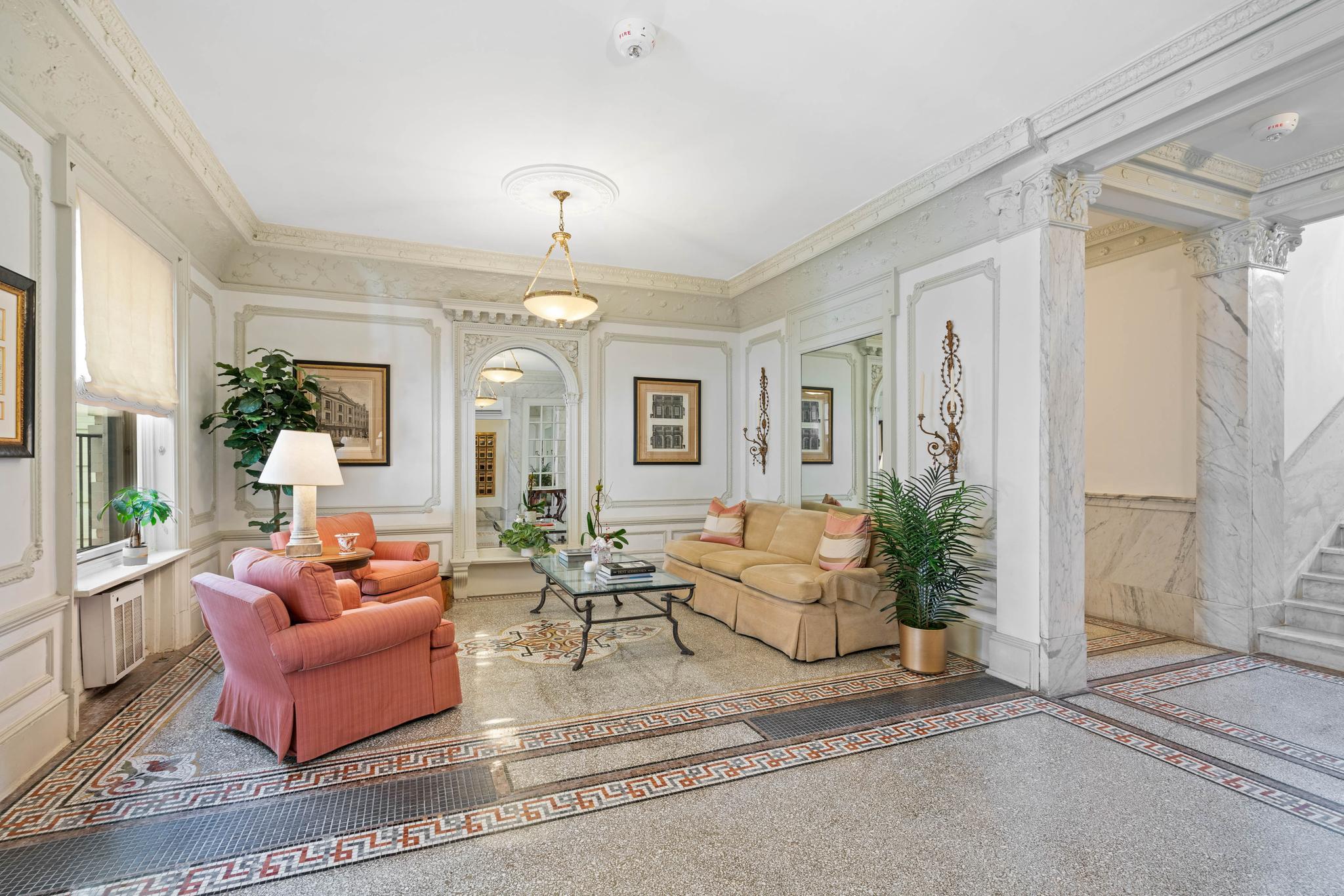 2205 California Street NW 204