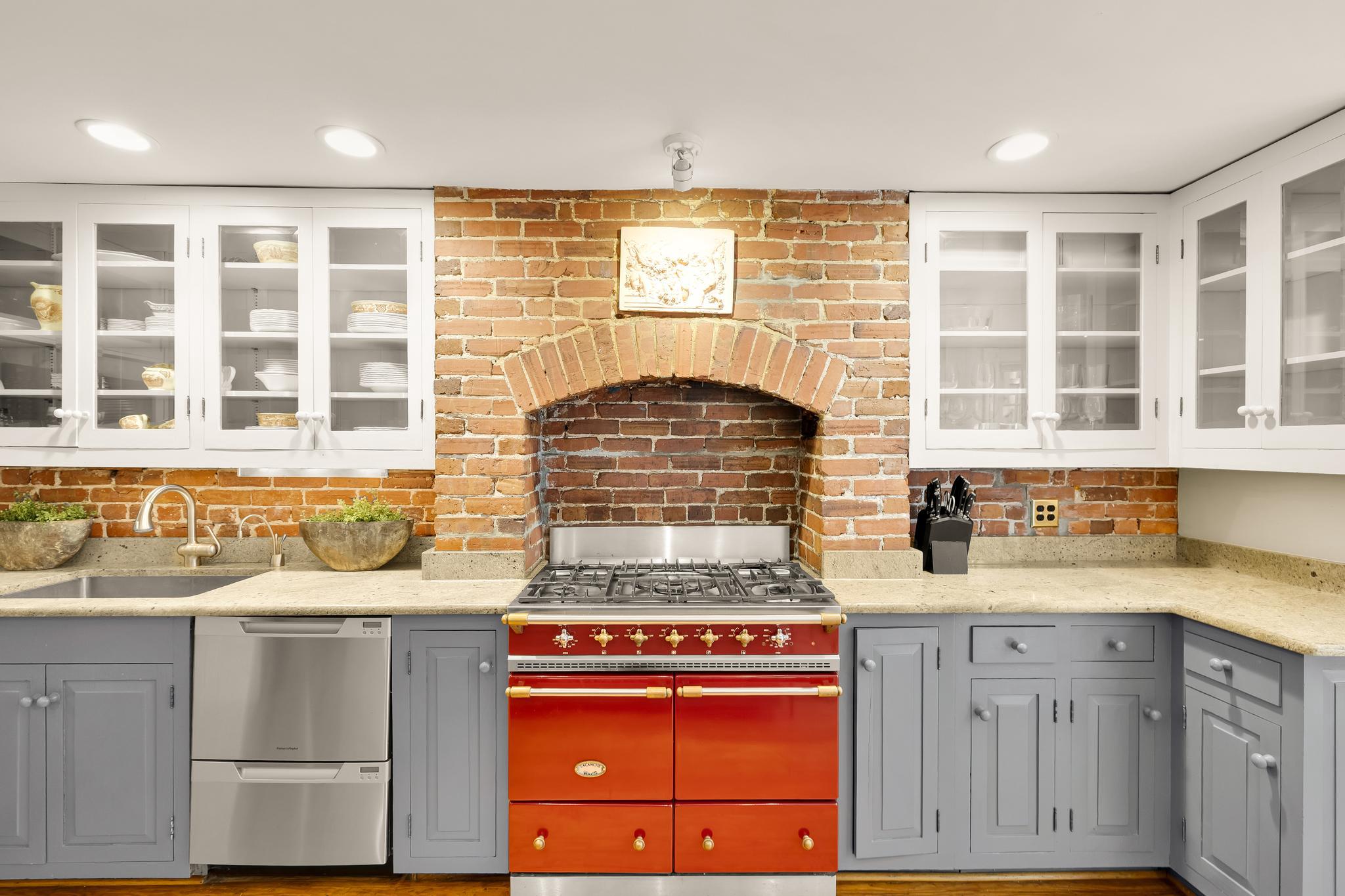 107 5th Street SE 