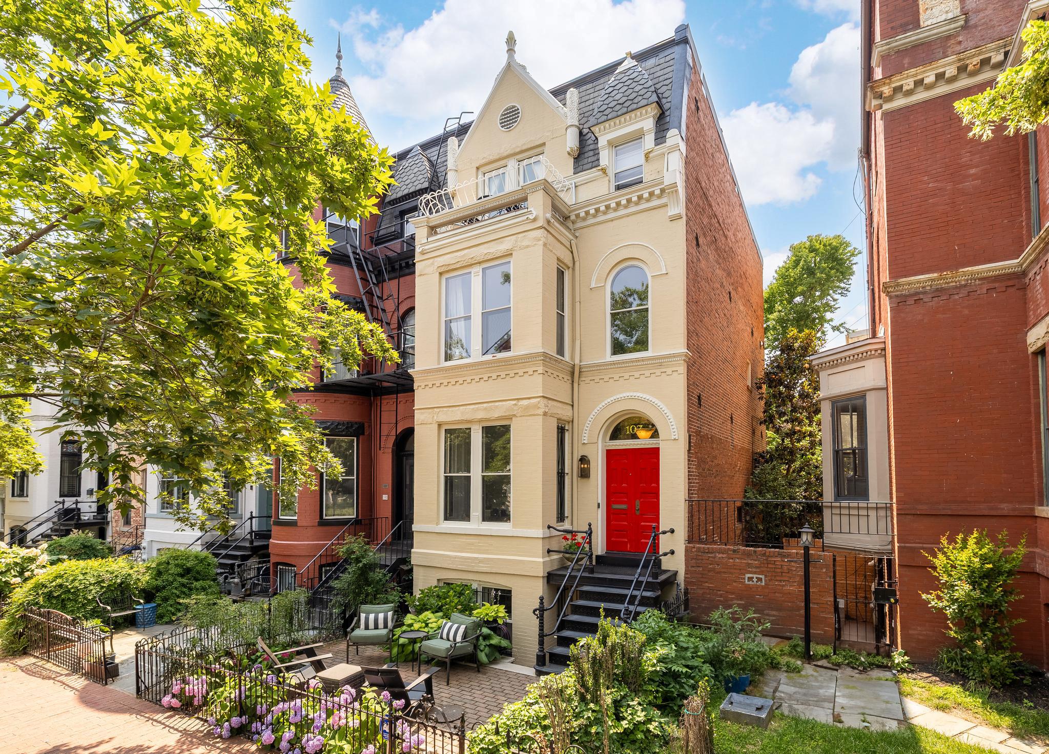 107 5th Street SE 
