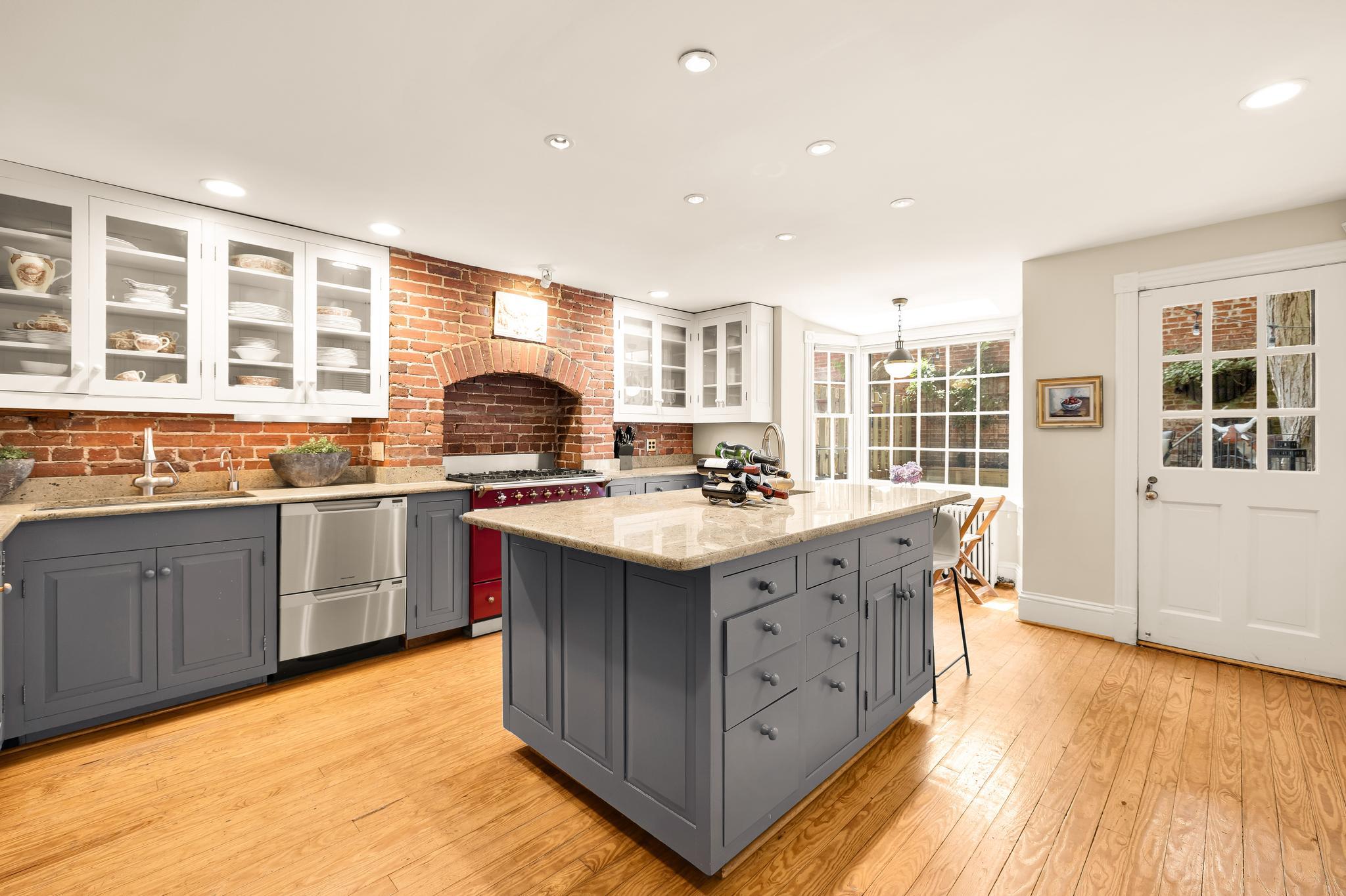 107 5th Street SE 