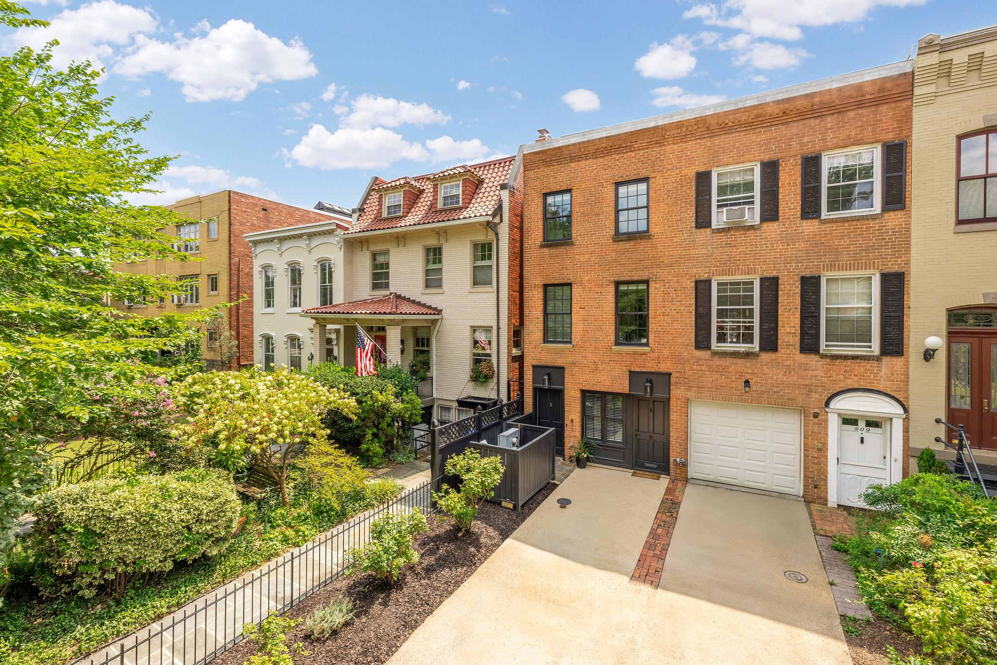 811 East Capitol Street SE 