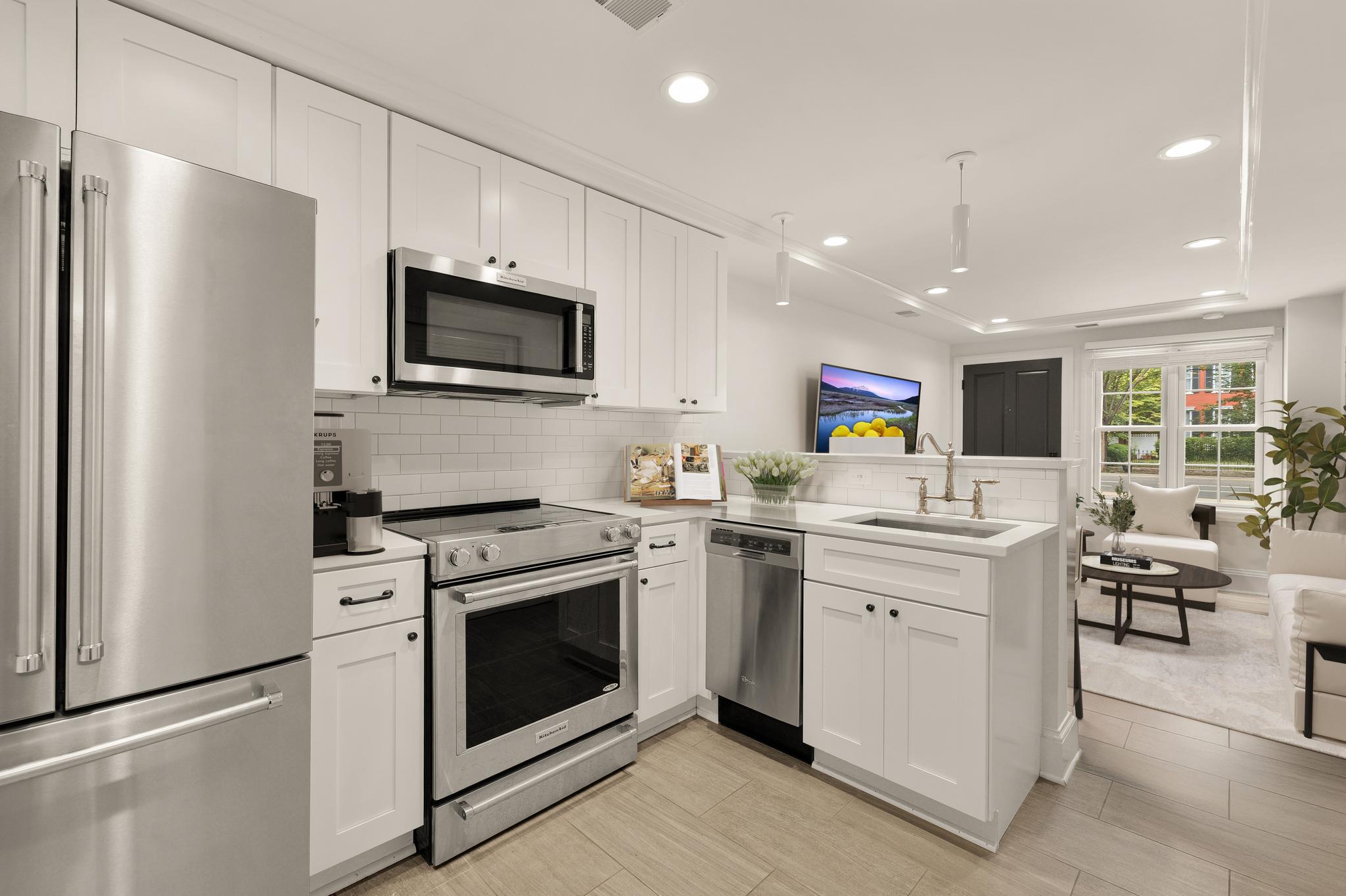 811 East Capitol Street SE 