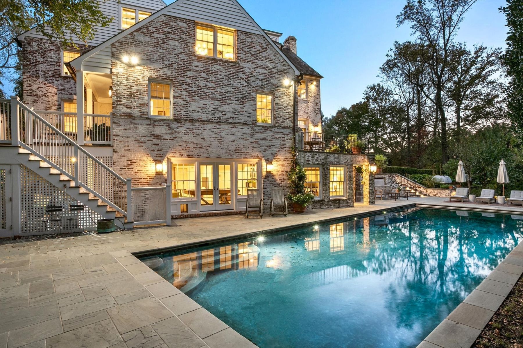 2824 Chain Bridge Road NW 