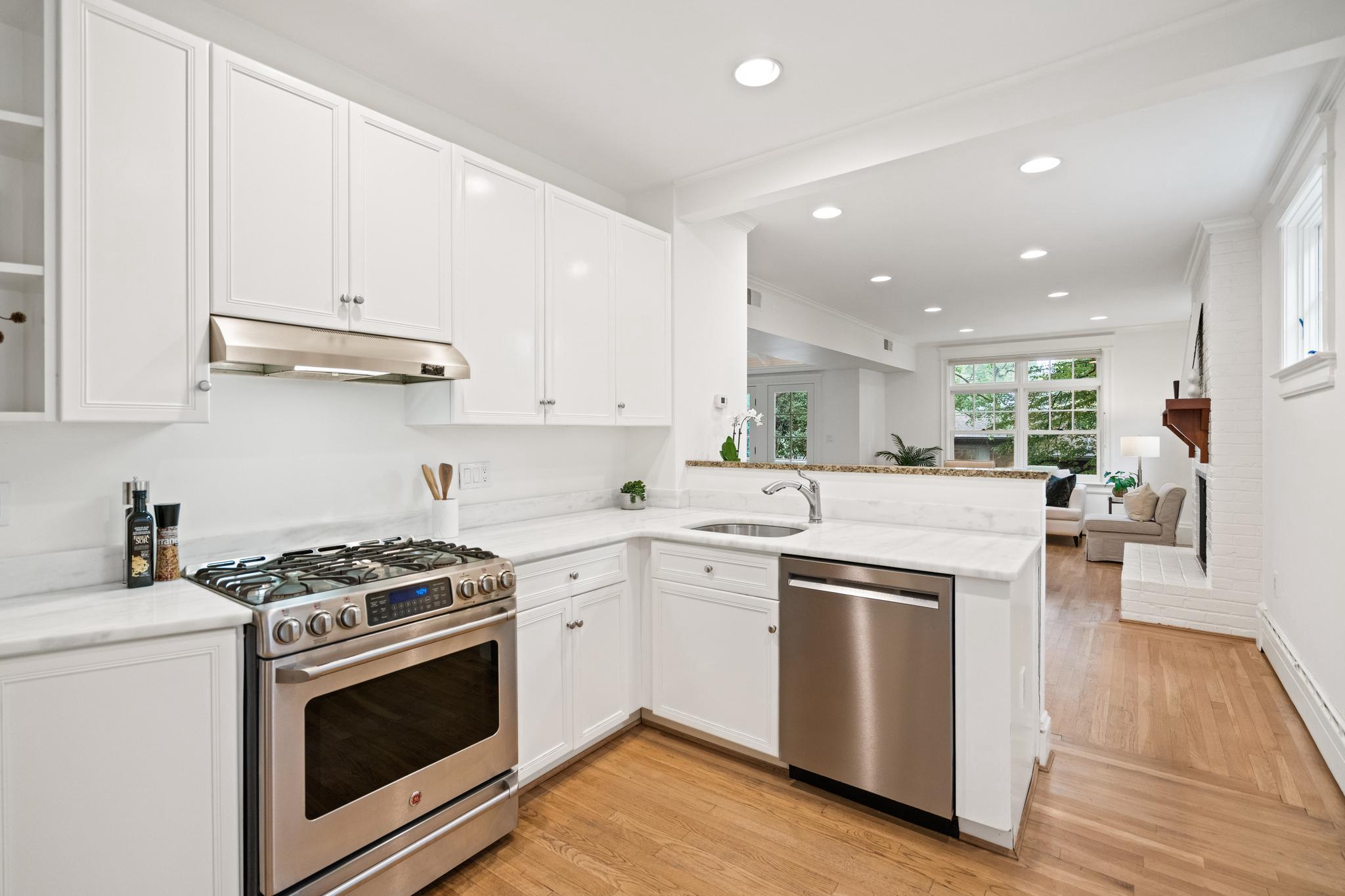 3910 Livingston Street NW 