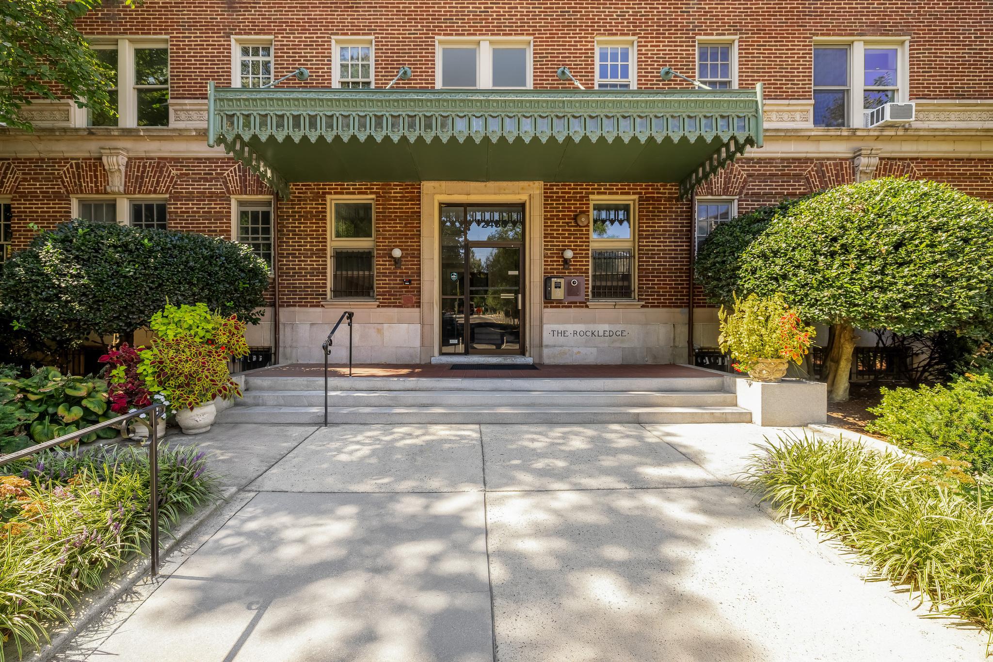 2456 20th Street NW Unit# 403