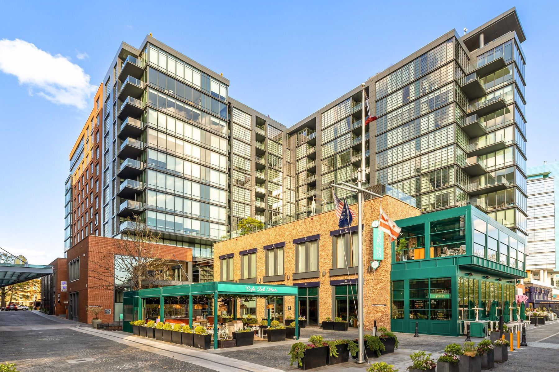 45 Sutton Square SW Unit# 306