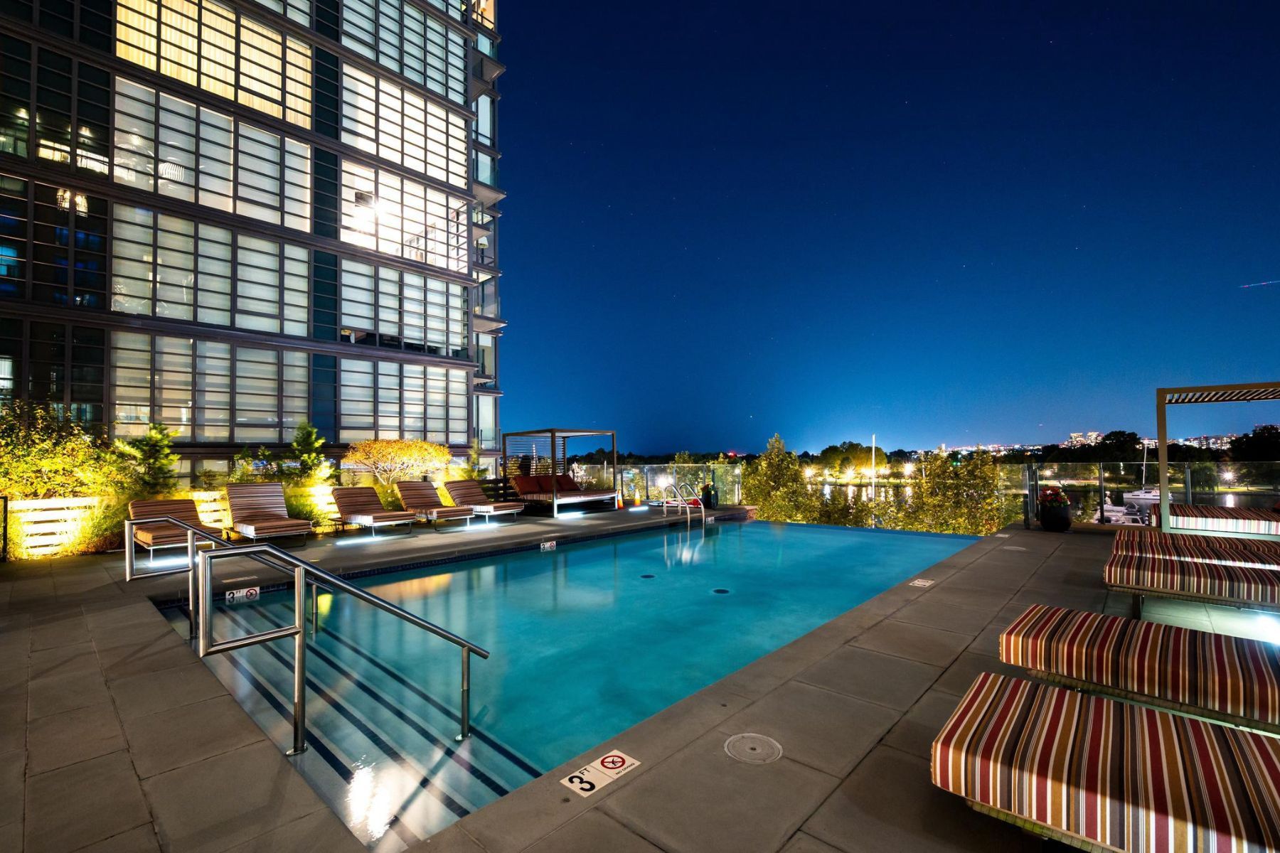 45 Sutton Square SW Unit# 306