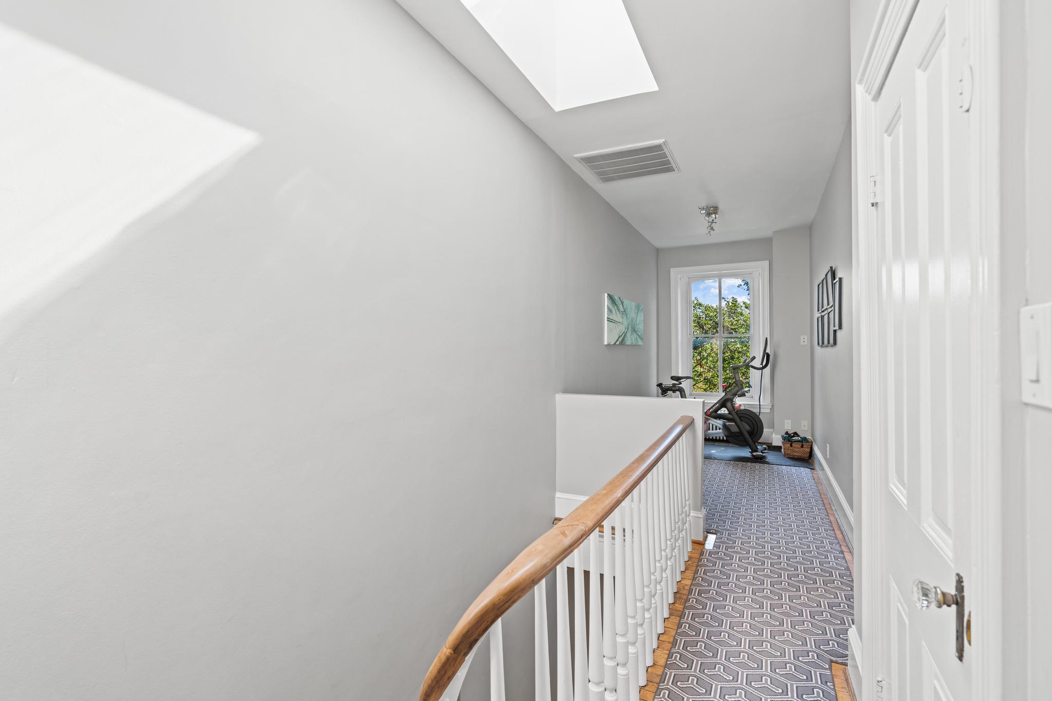 604 East Capitol Street NE 