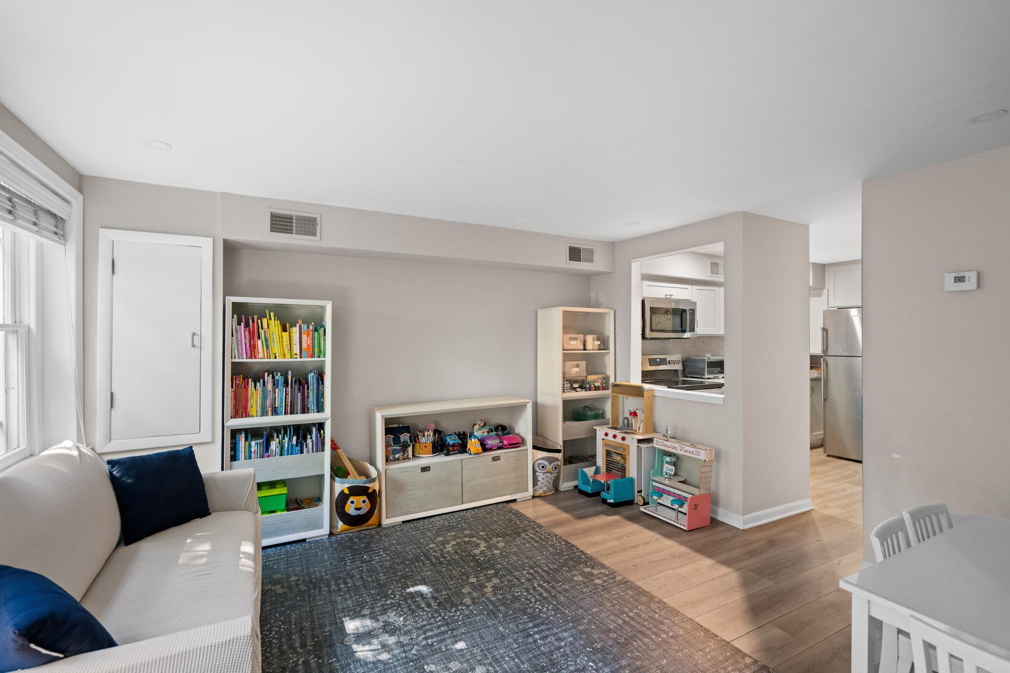 604 East Capitol Street NE 