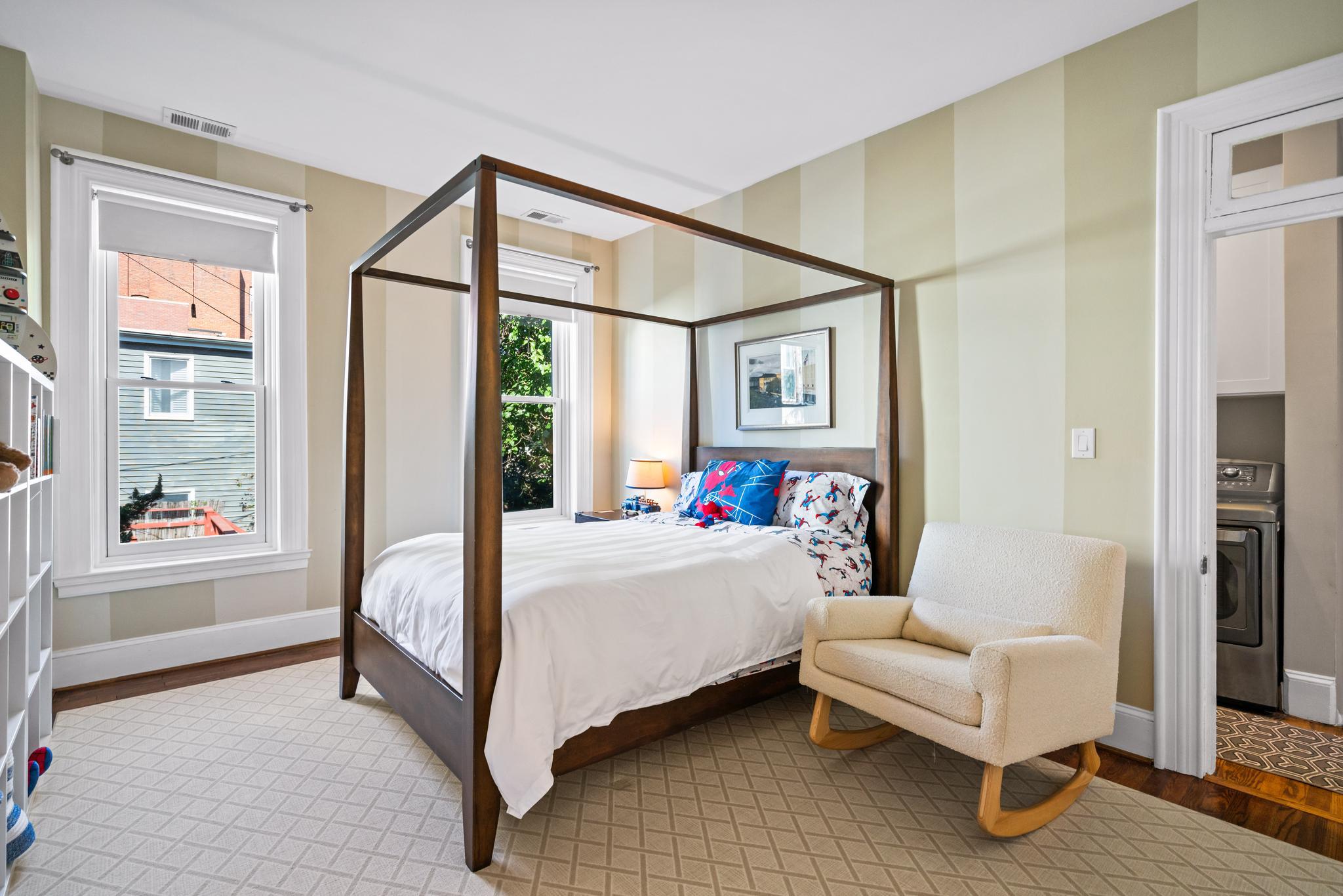 604 East Capitol Street NE 