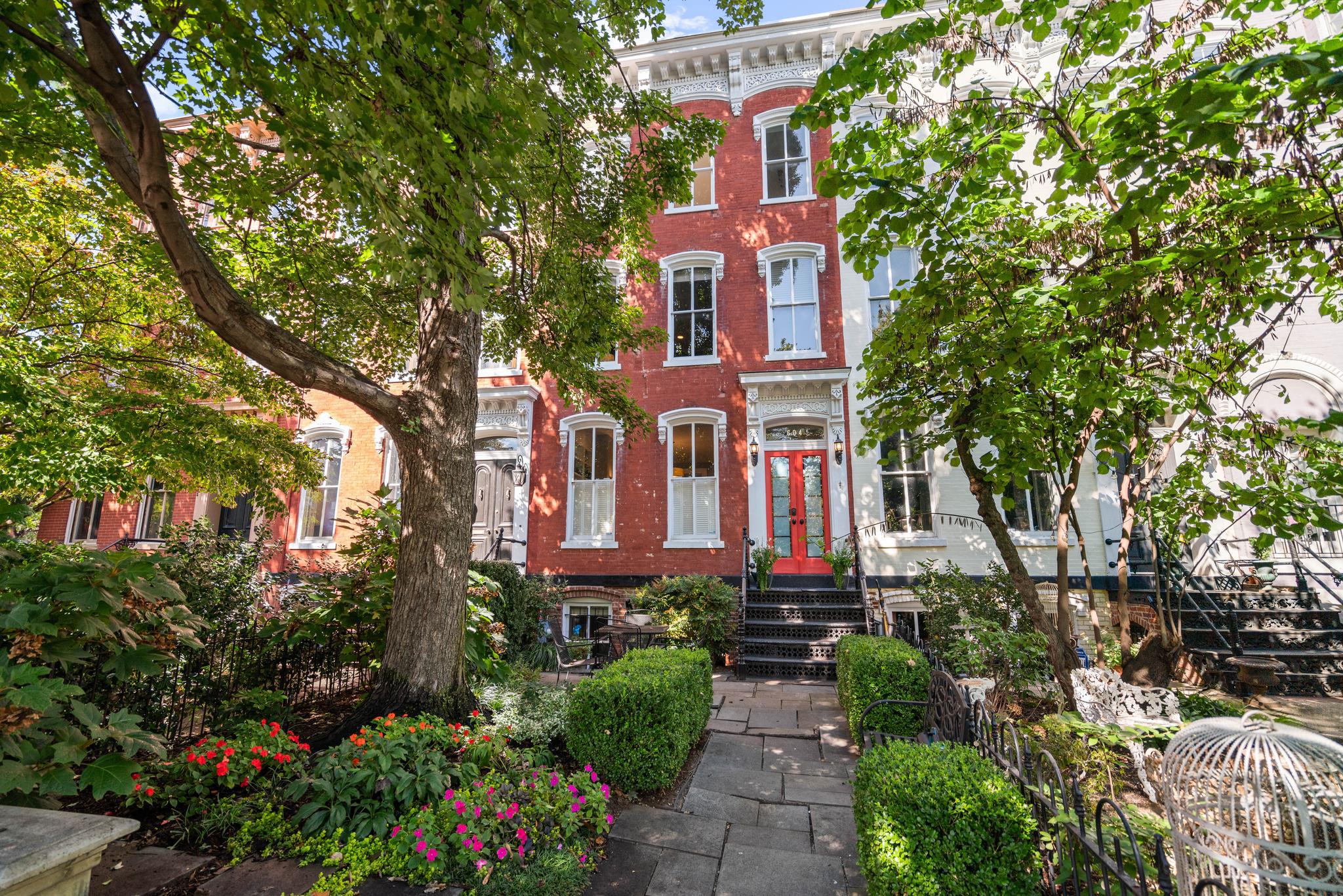 604 East Capitol Street NE 