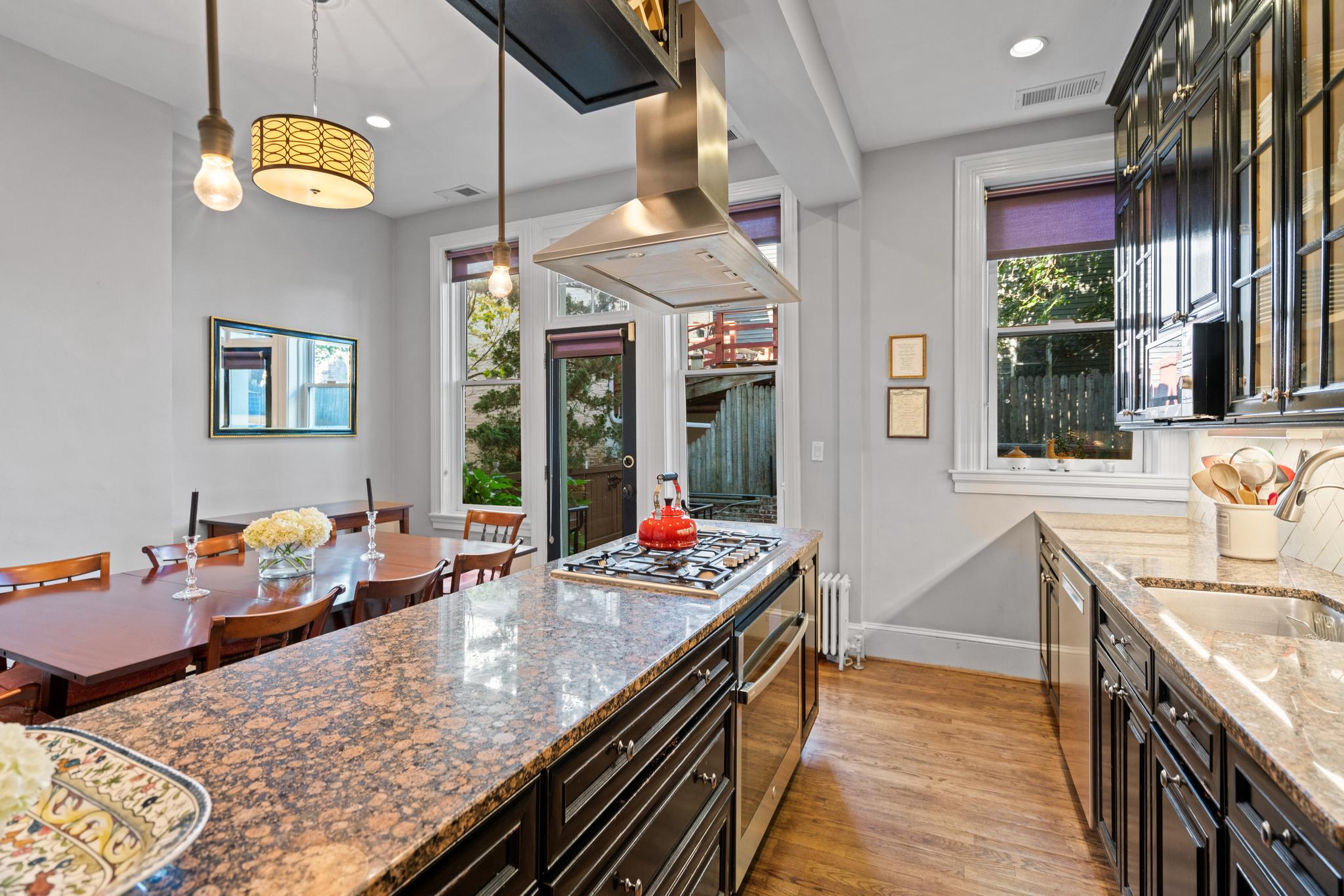 604 East Capitol Street NE 