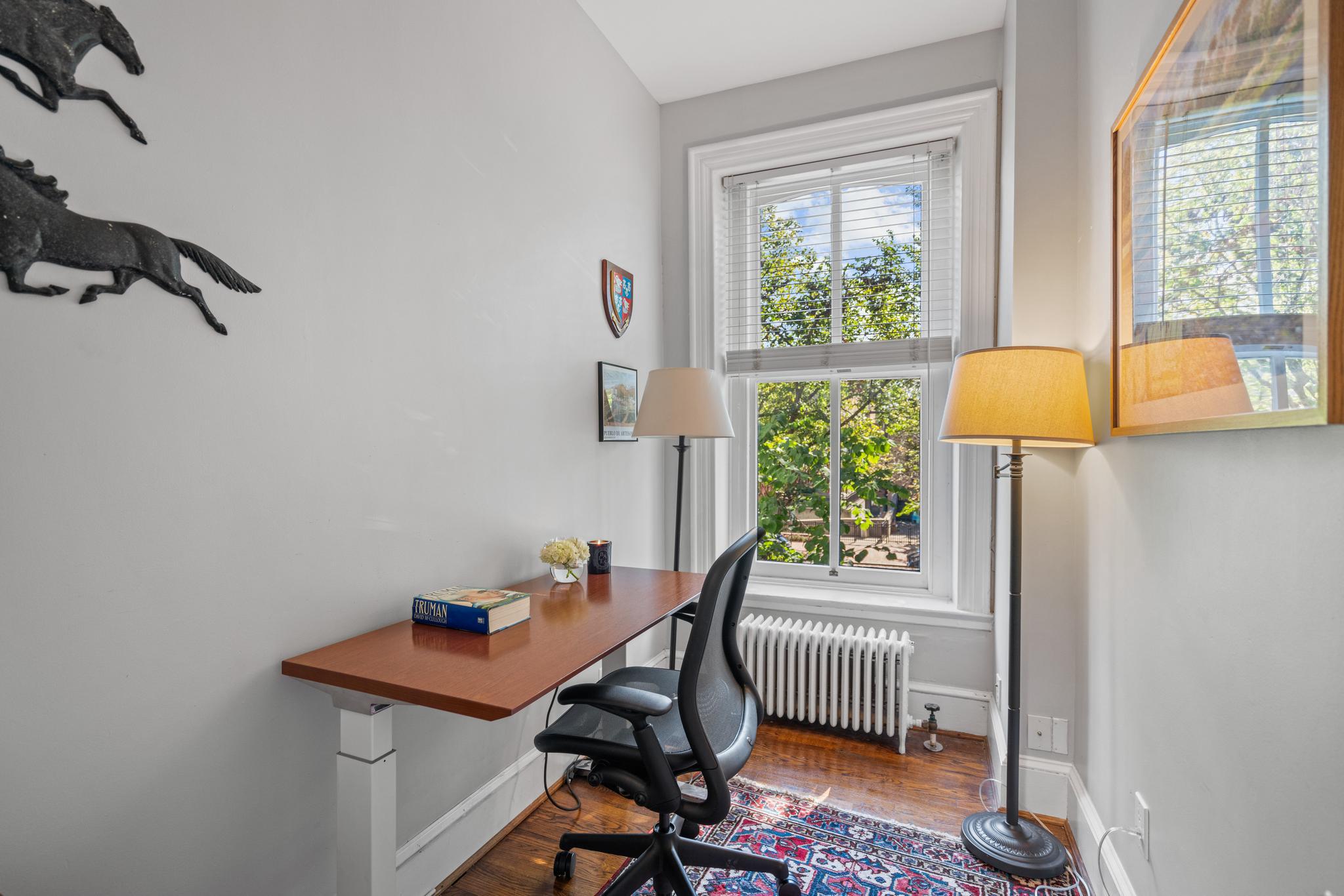 604 East Capitol Street NE 