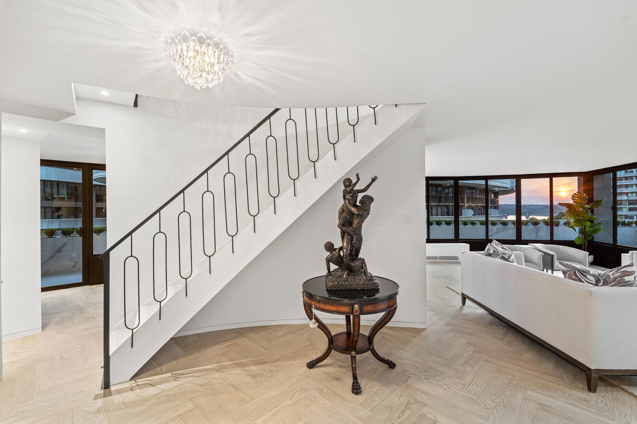 2500 Virginia Ave NW Unit# 714