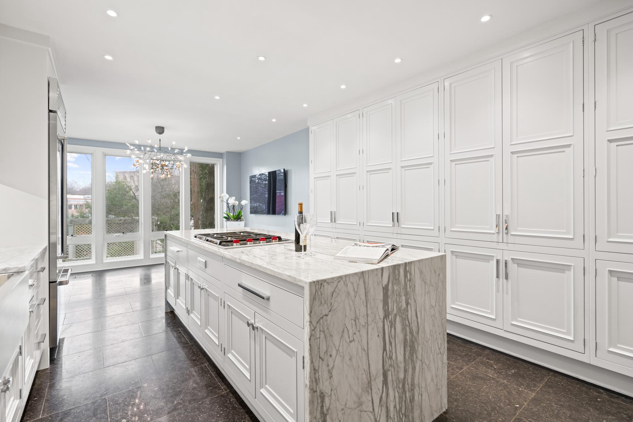 1806 24th Street NW