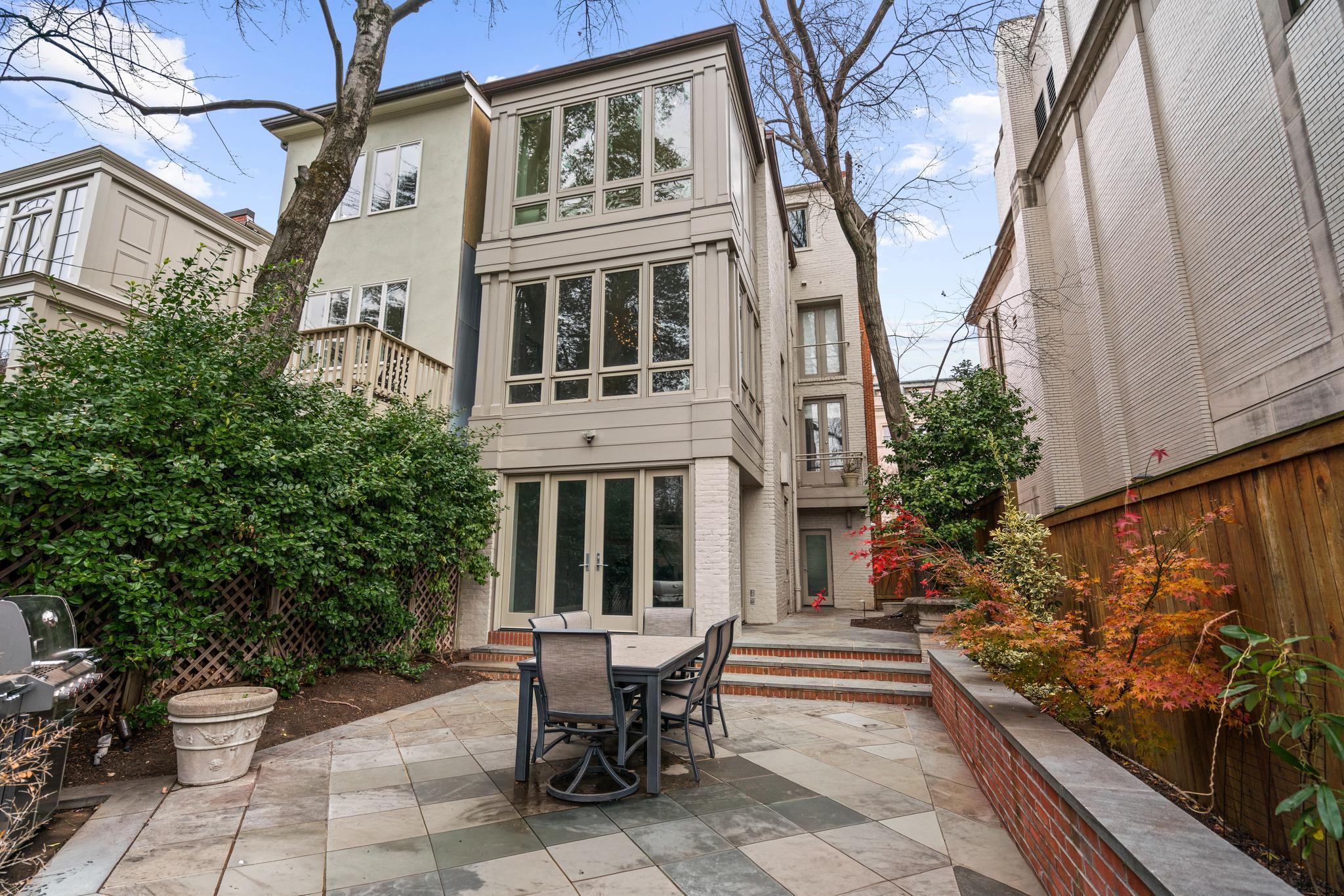 1806 24th Street NW