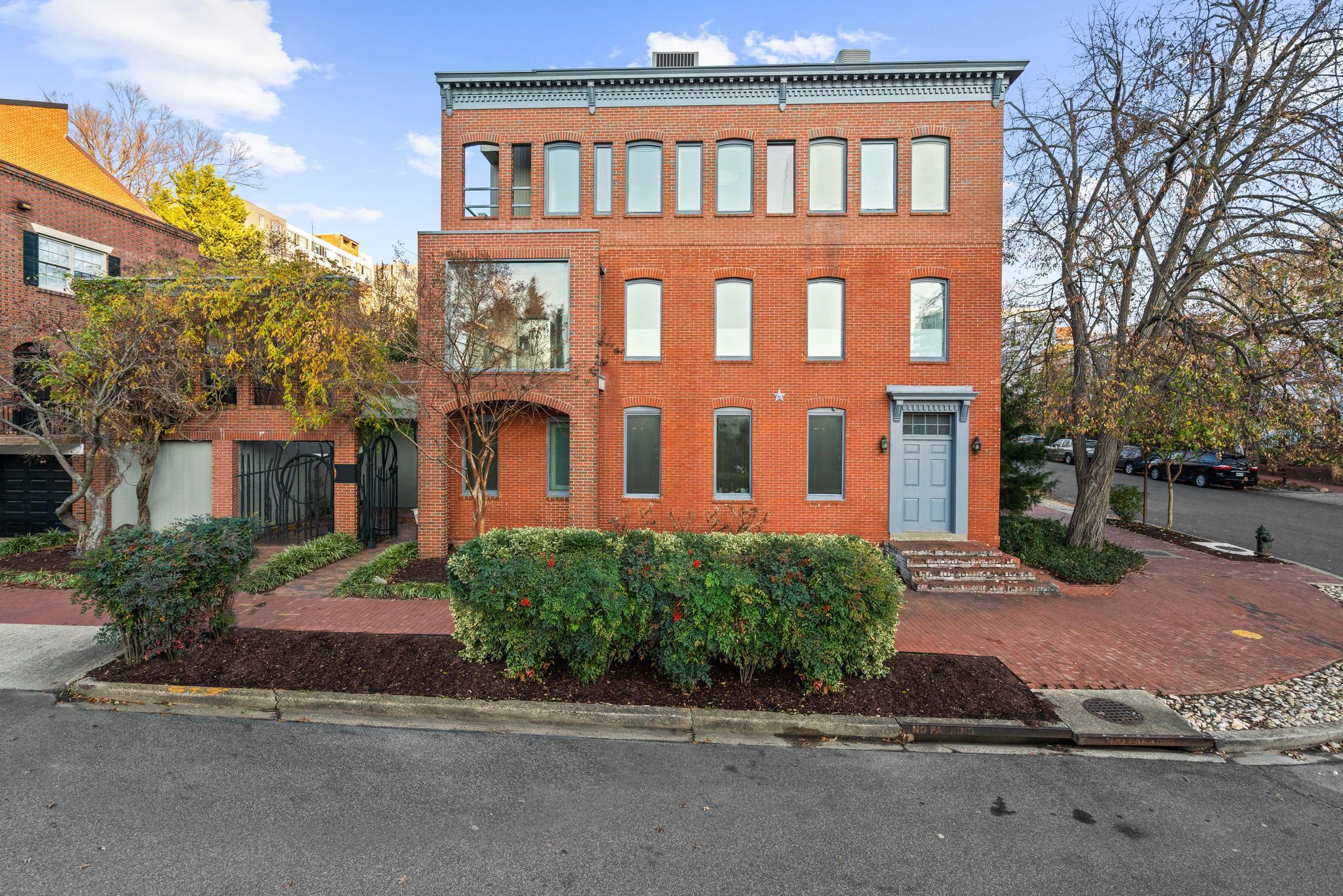 901 26th Street NW