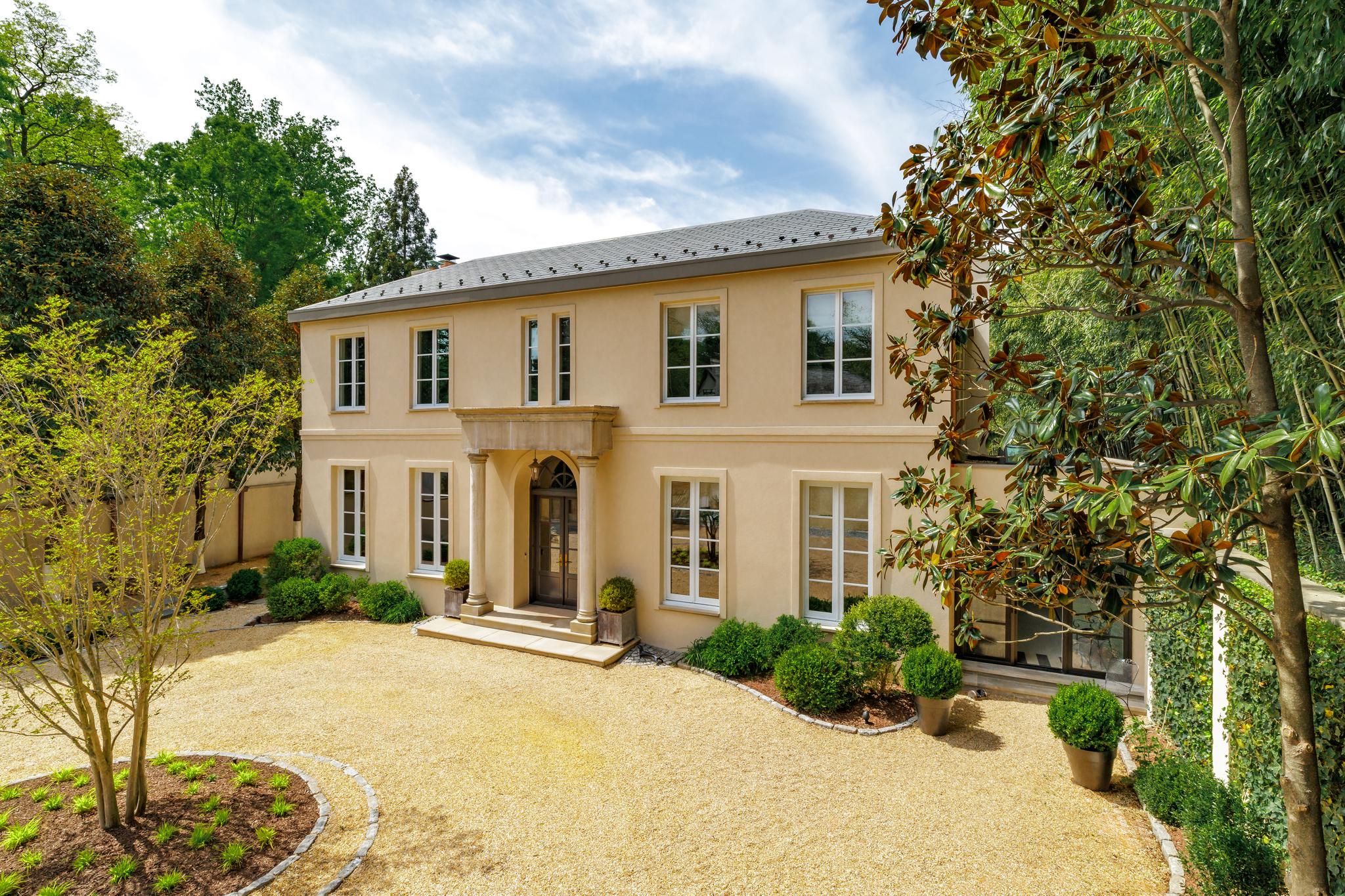 2740 Chain Bridge Road NW