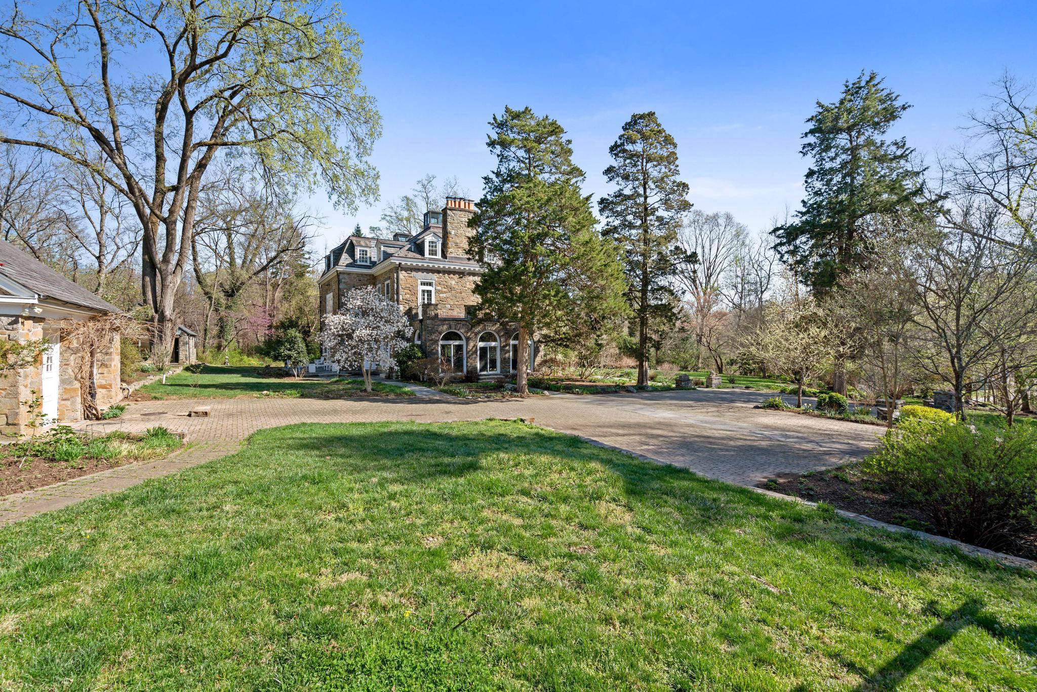 2325 Porter Street NW 