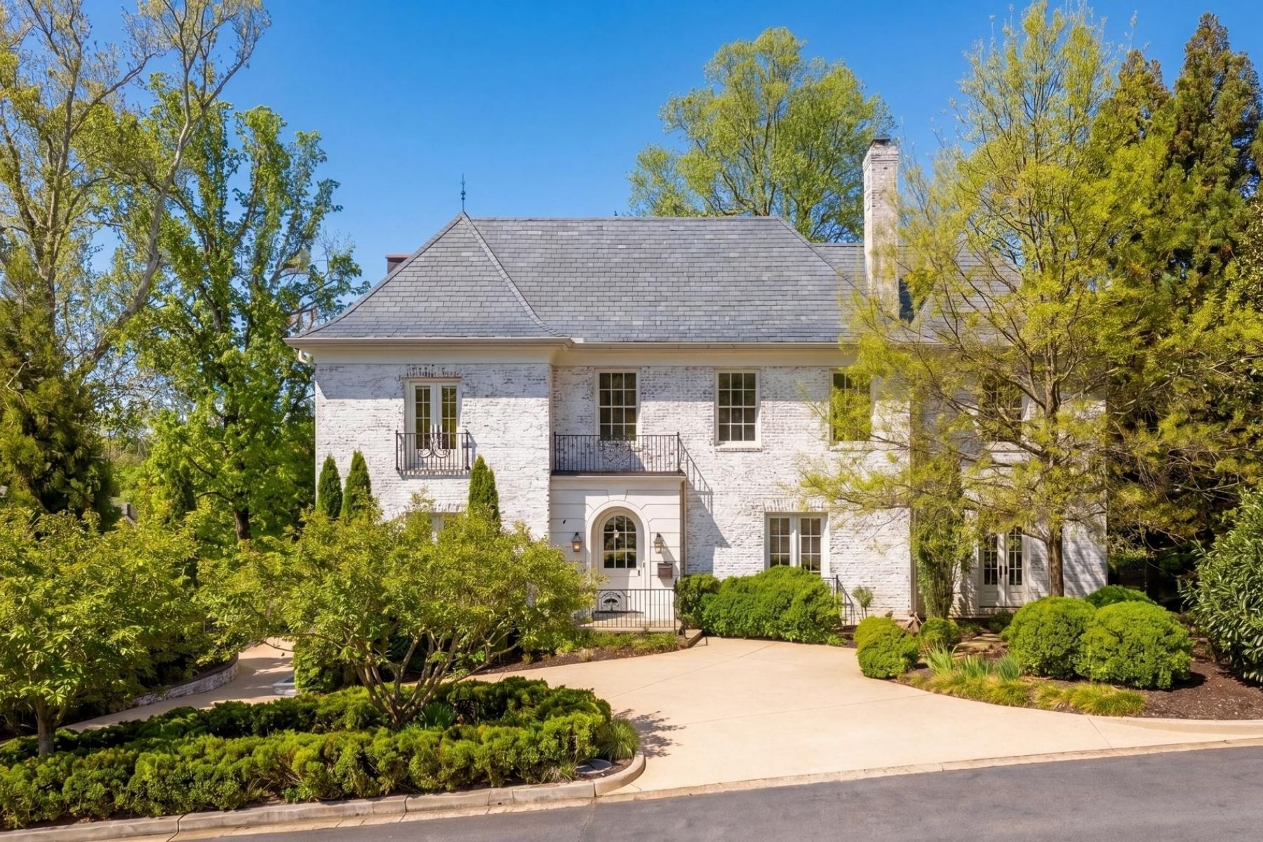 2101 Foxhall Road NW