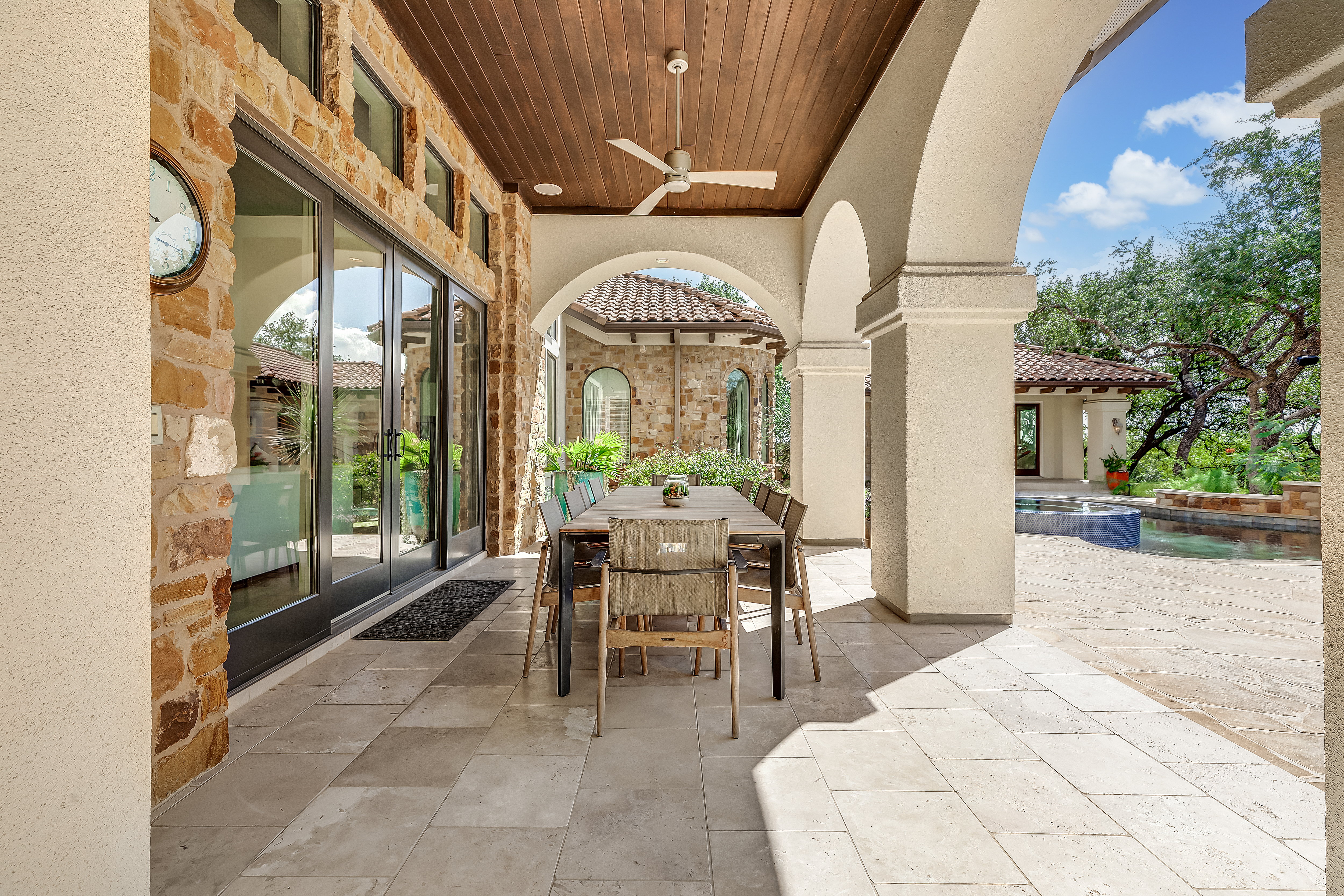 2911 Regents Park 