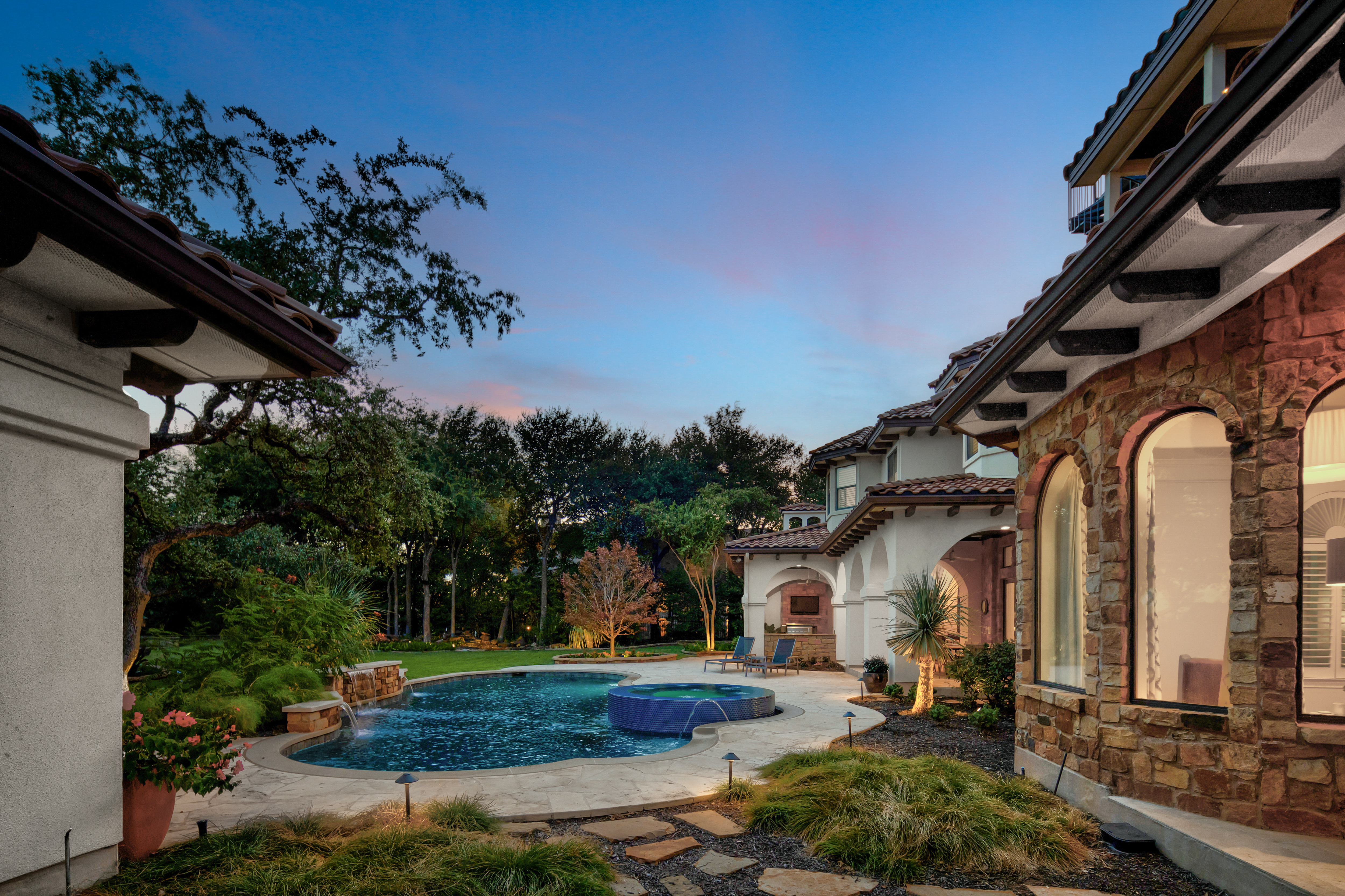 2911 Regents Park 
