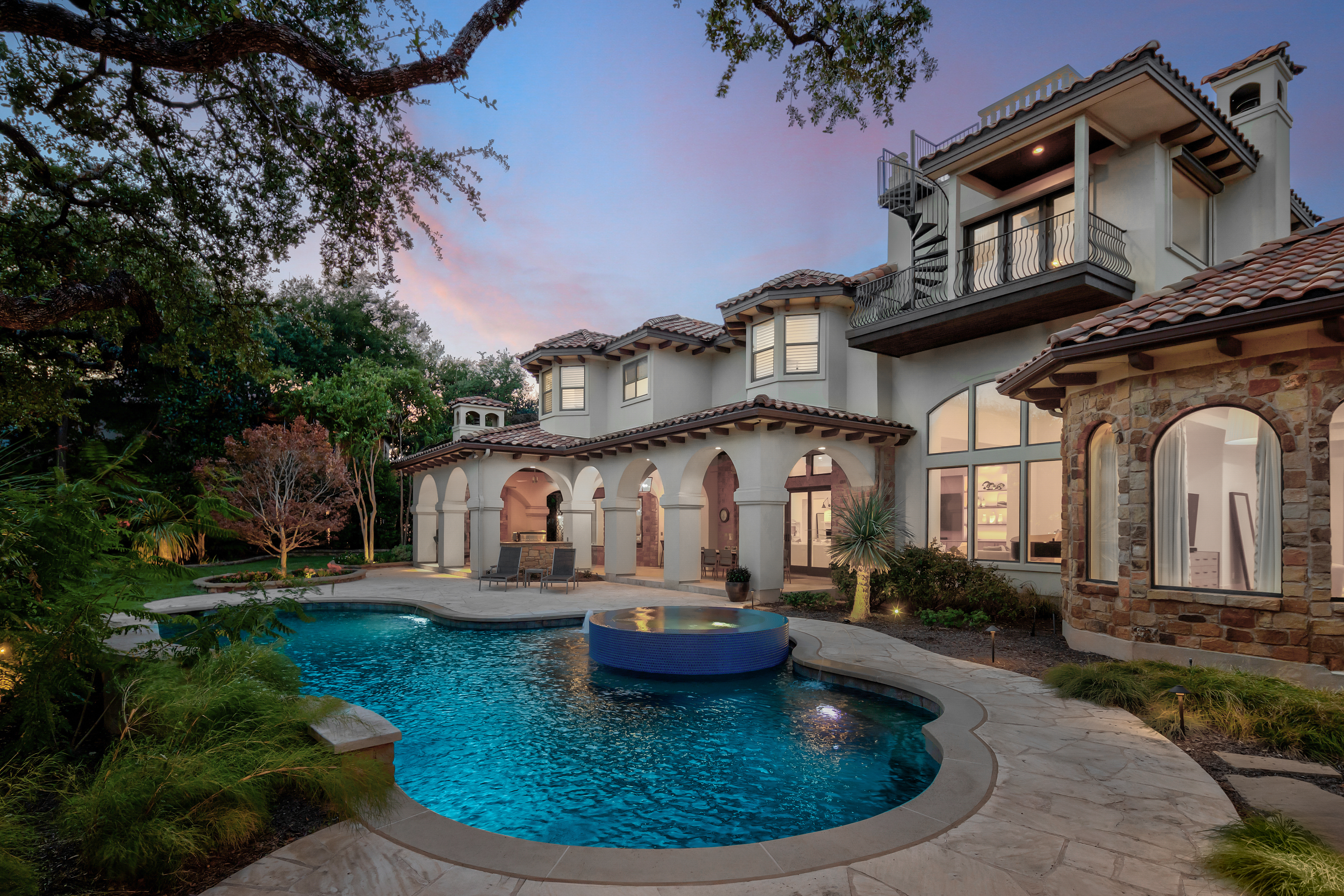 2911 Regents Park 