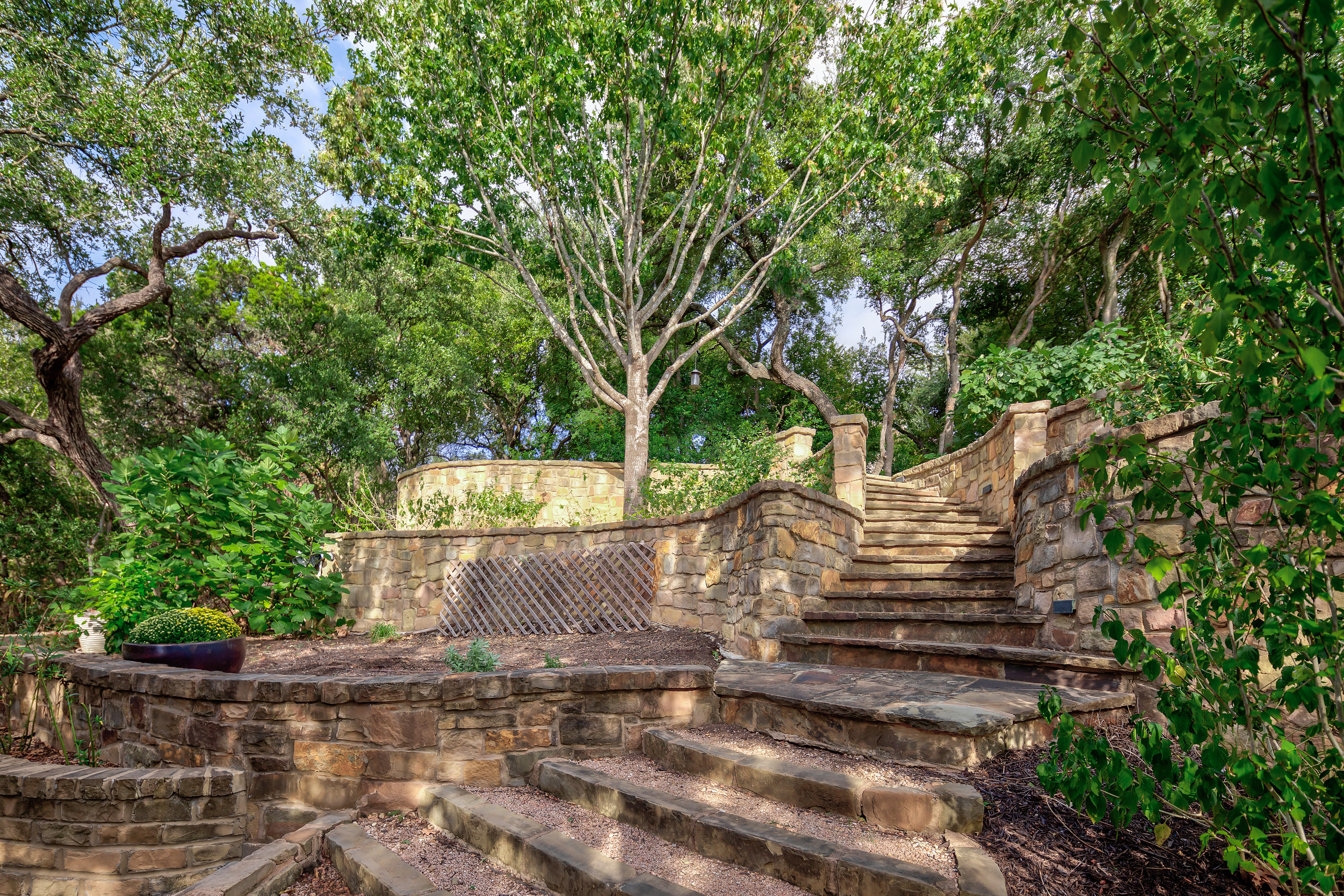 2911 Regents Park 