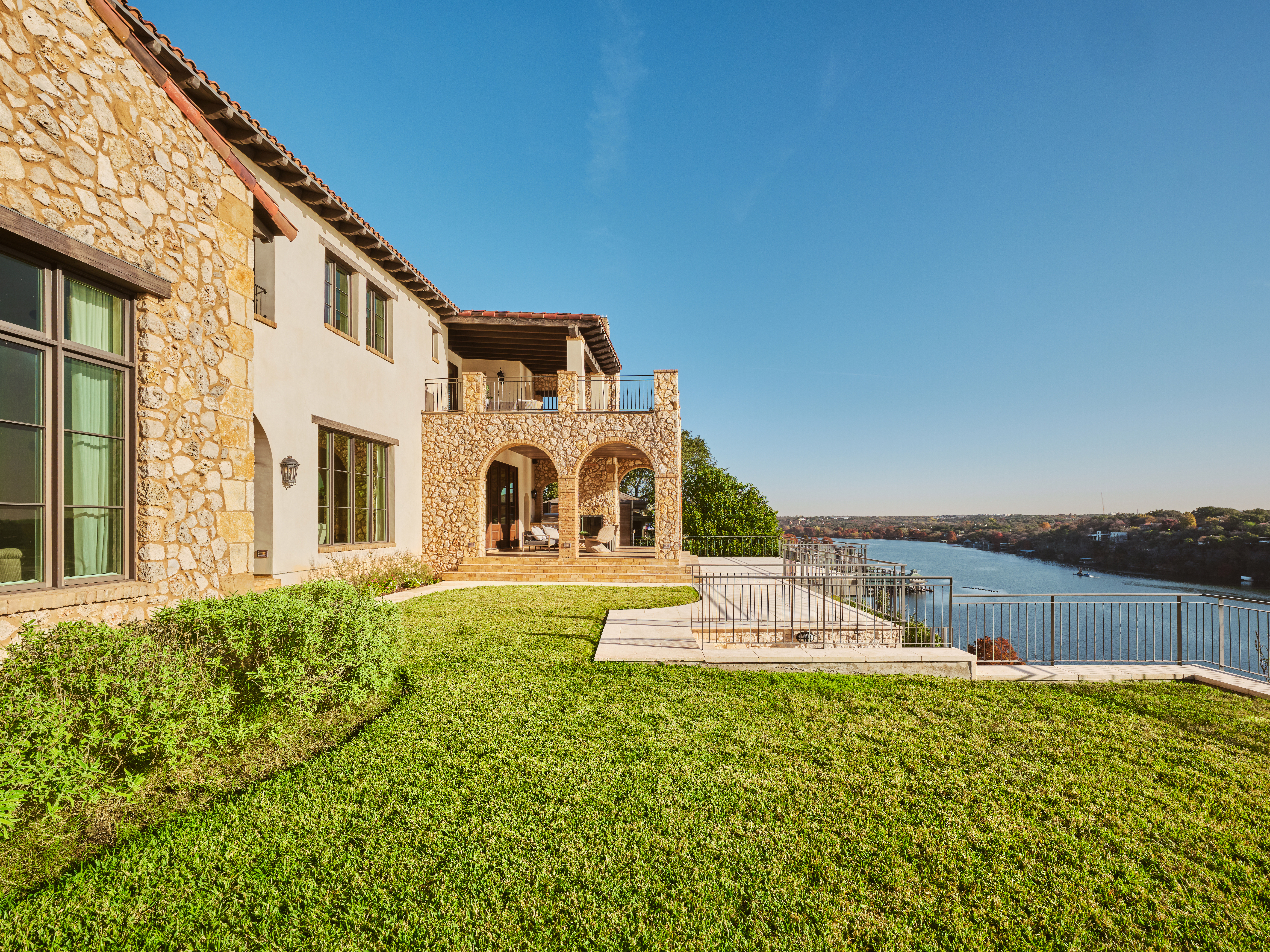 1907 Lakeshore Drive, Austin, TX