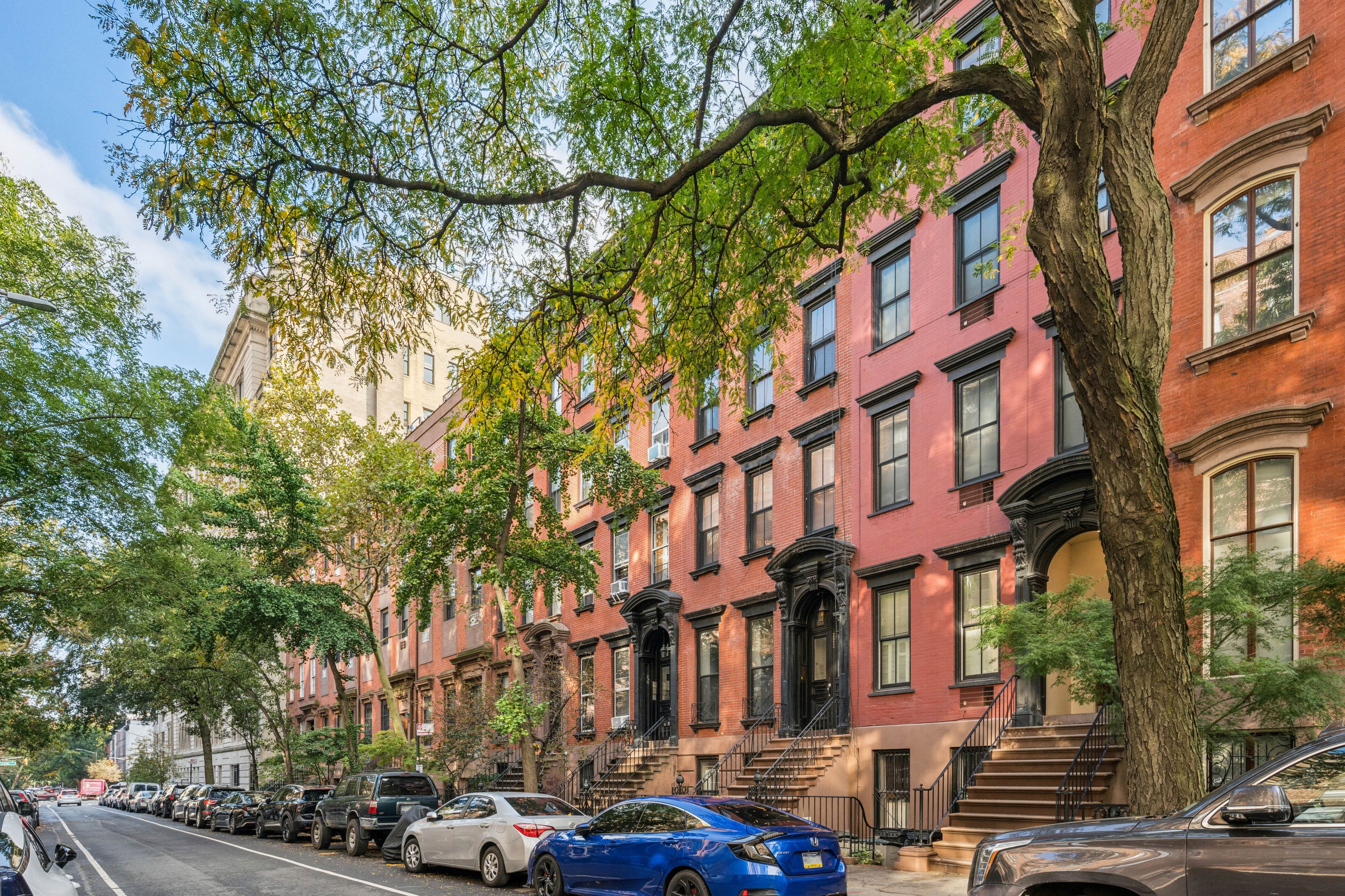 211 East 18th Street 3M
